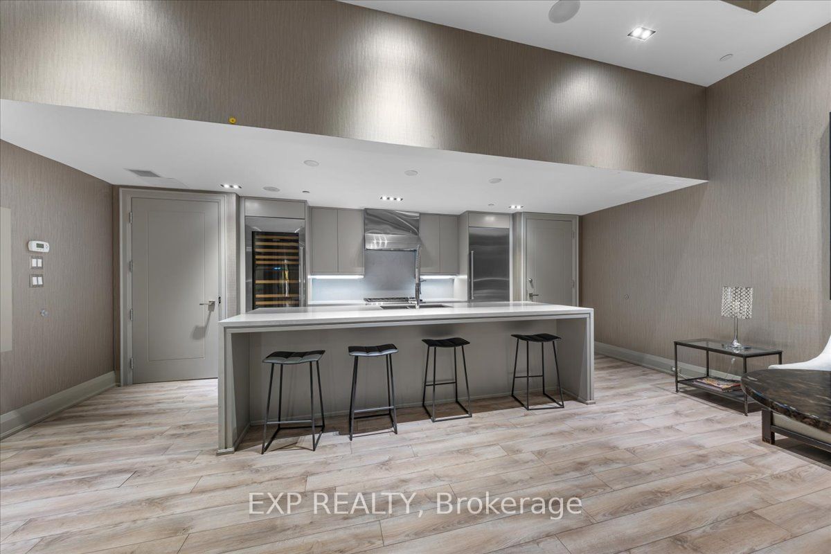 111 Champagne Avenue 406 Property Photo 29