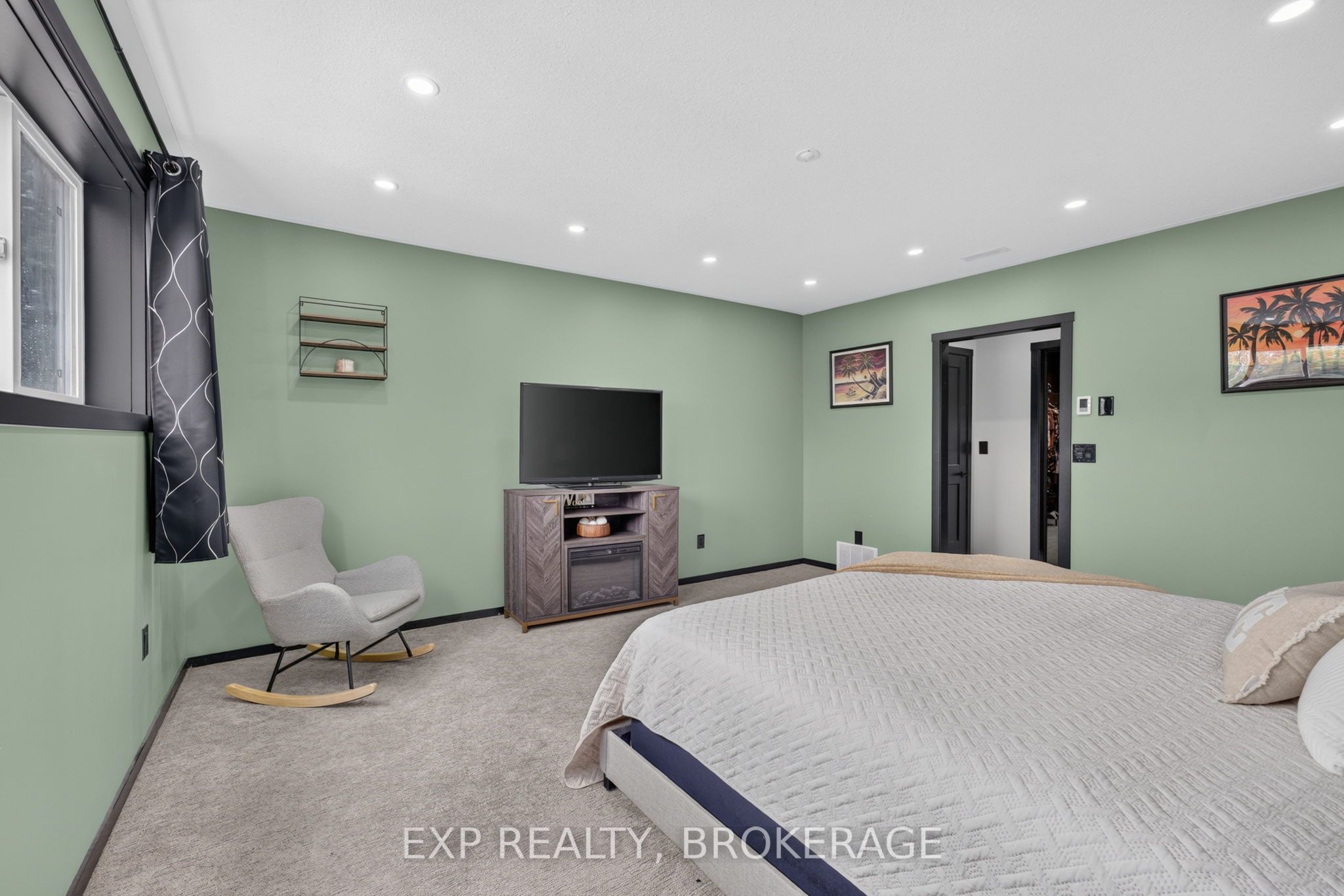 44 Lennox Street Property Photo 15