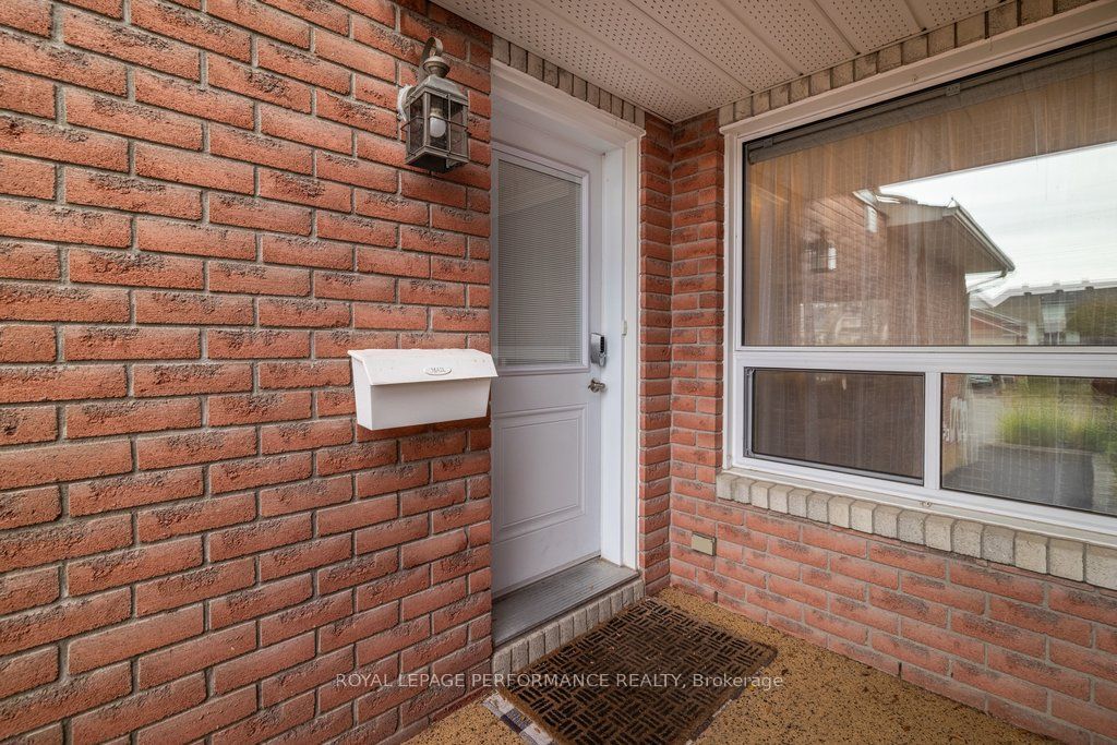 823 Nesting Way Property Photo 3