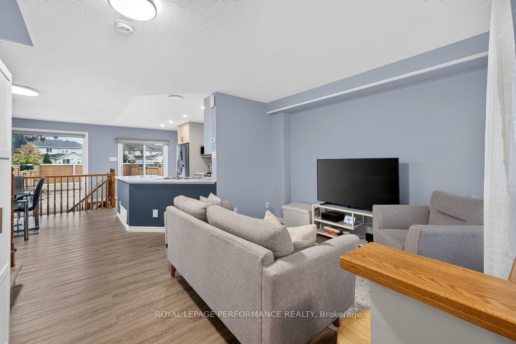823 Nesting Way Property Photo 6