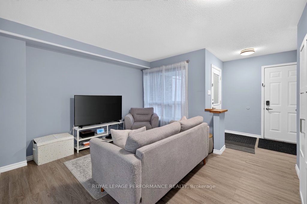 823 Nesting Way Property Photo 7