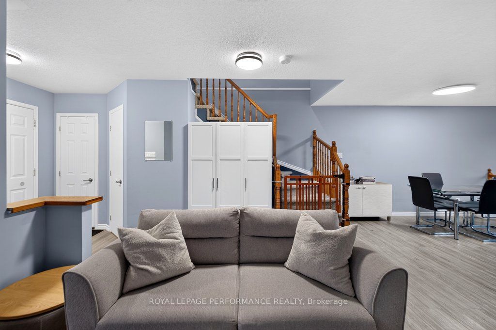 823 Nesting Way Property Photo 9
