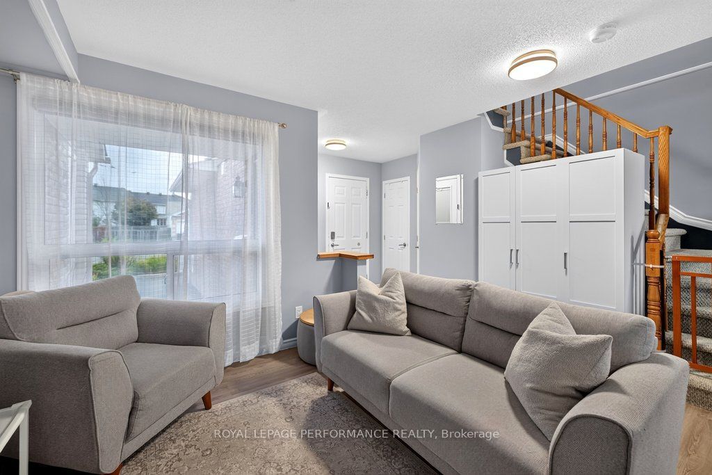 823 Nesting Way Property Photo 10