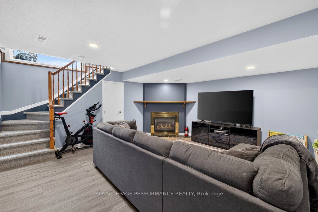 823 Nesting Way Property Photo 30