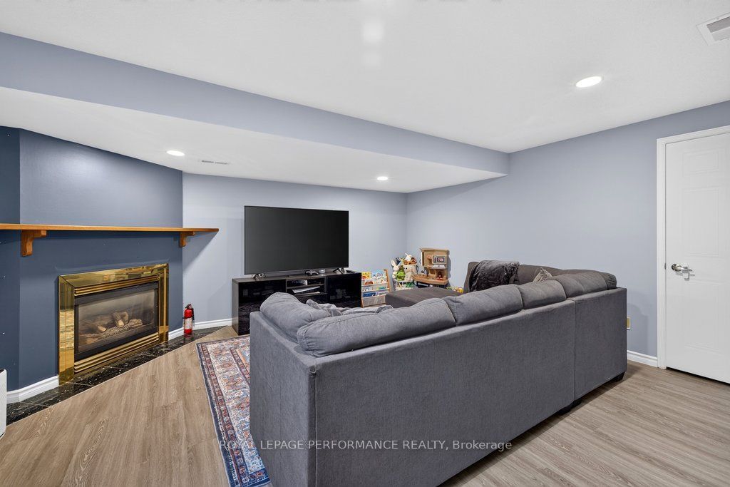 823 Nesting Way Property Photo 31