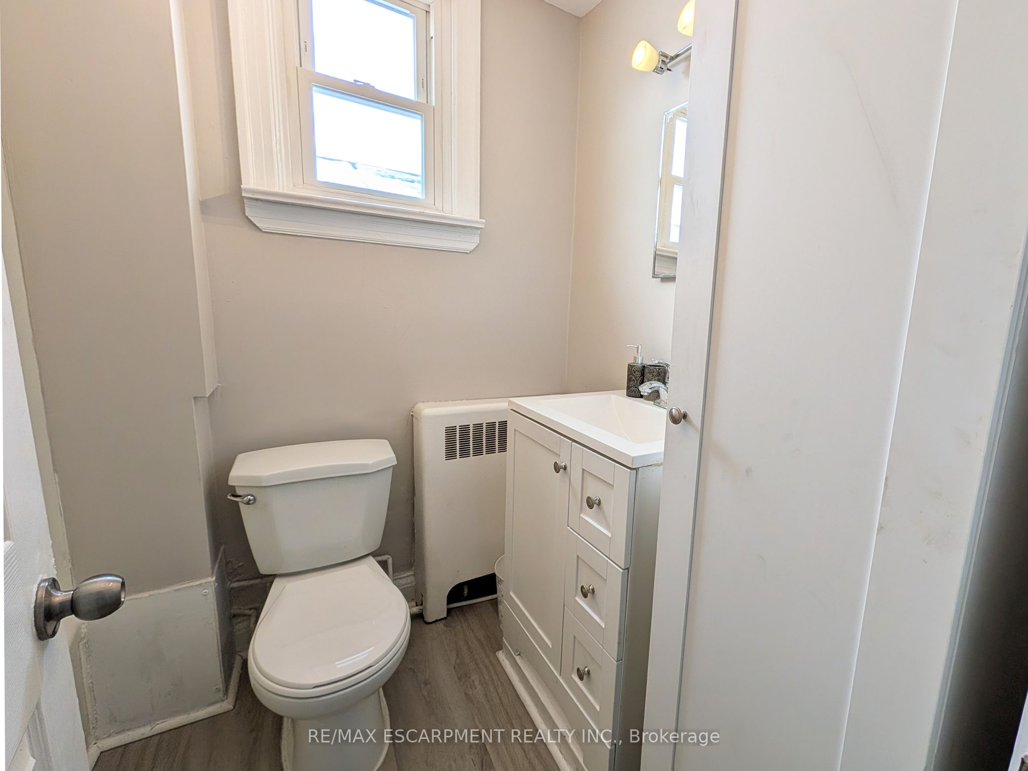 12 East 24th Street Upper Property Photo 10