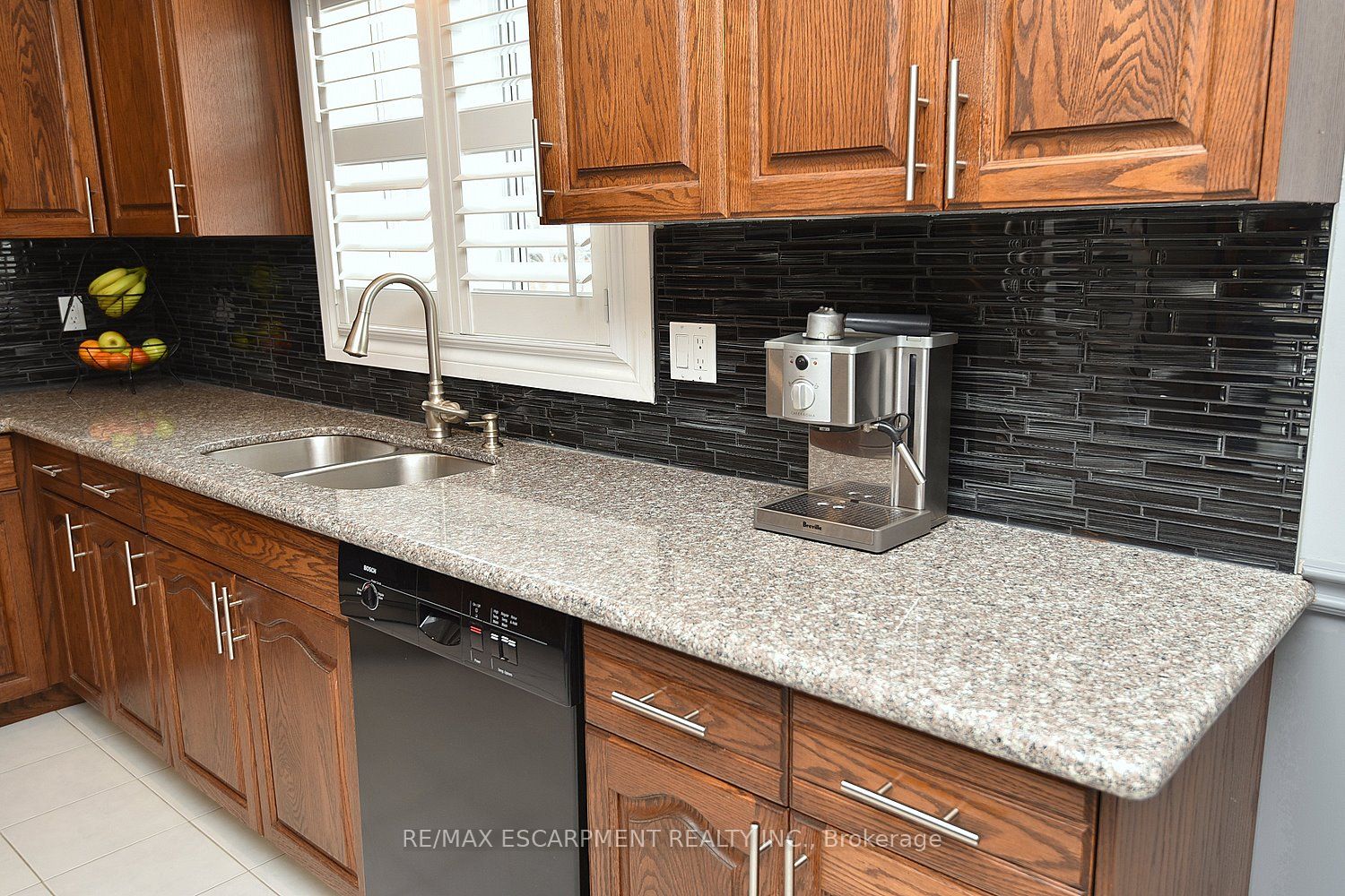 36 Tommar Place Property Photo 14