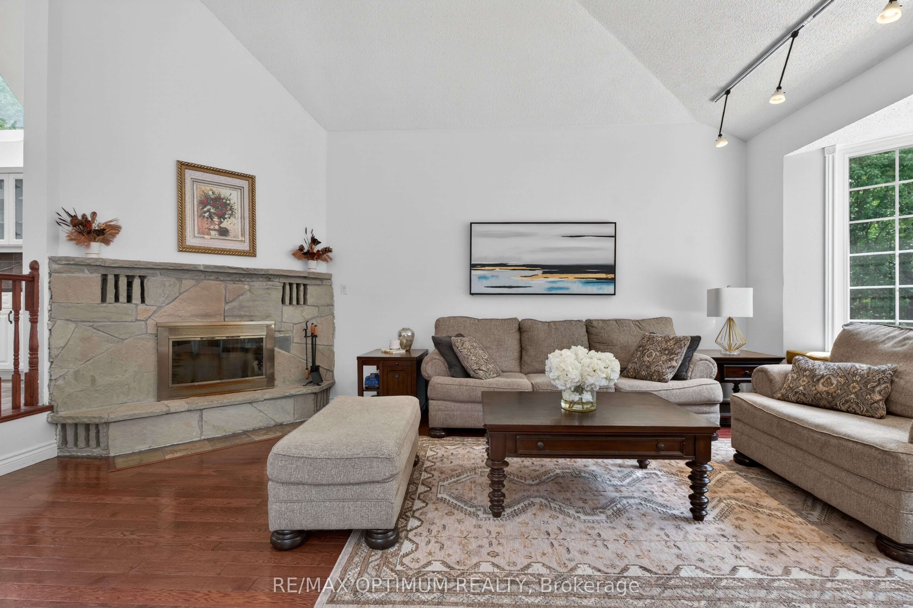 529 Campbellville Road Property Photo 11