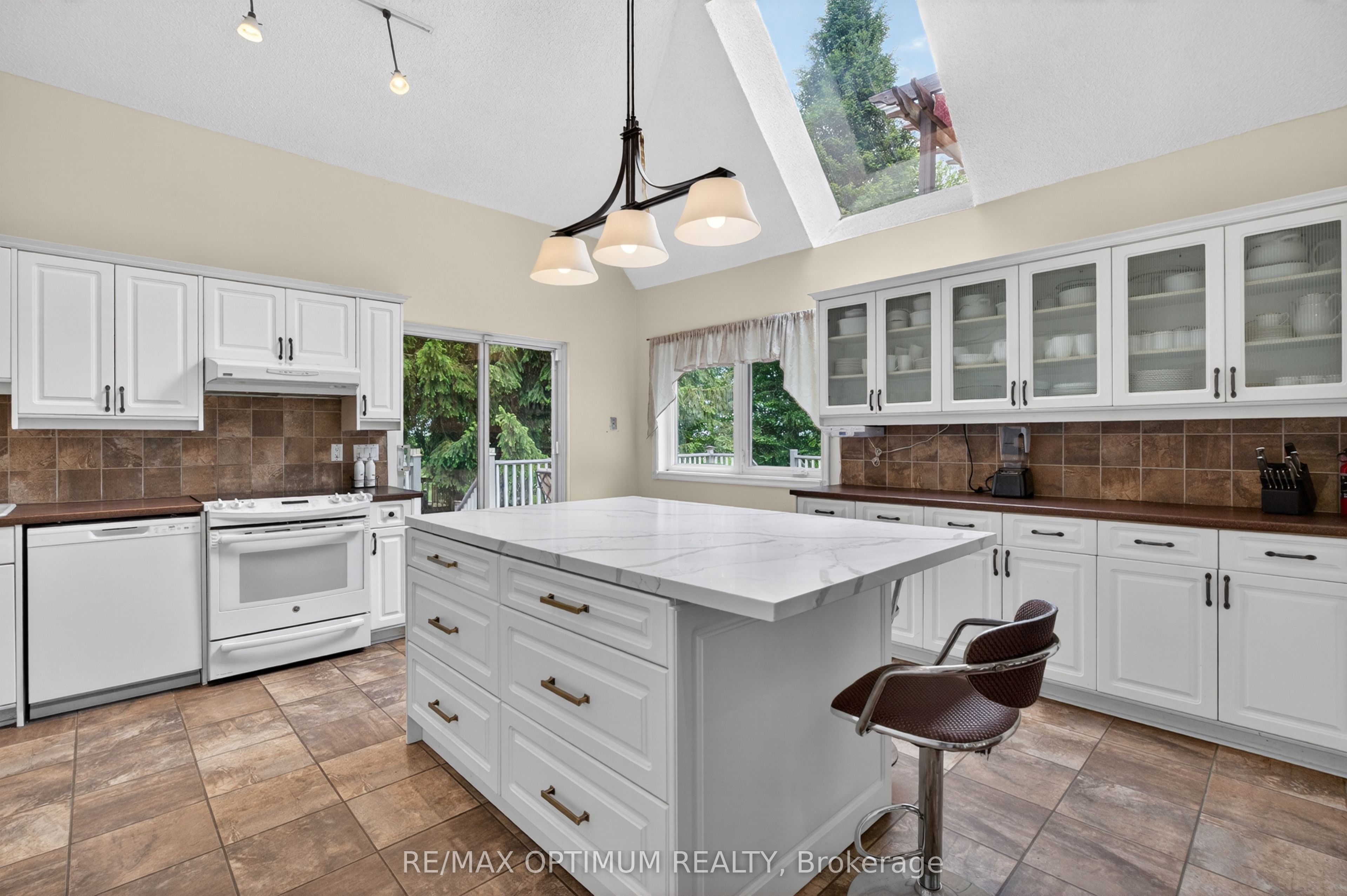529 Campbellville Road Property Photo 14
