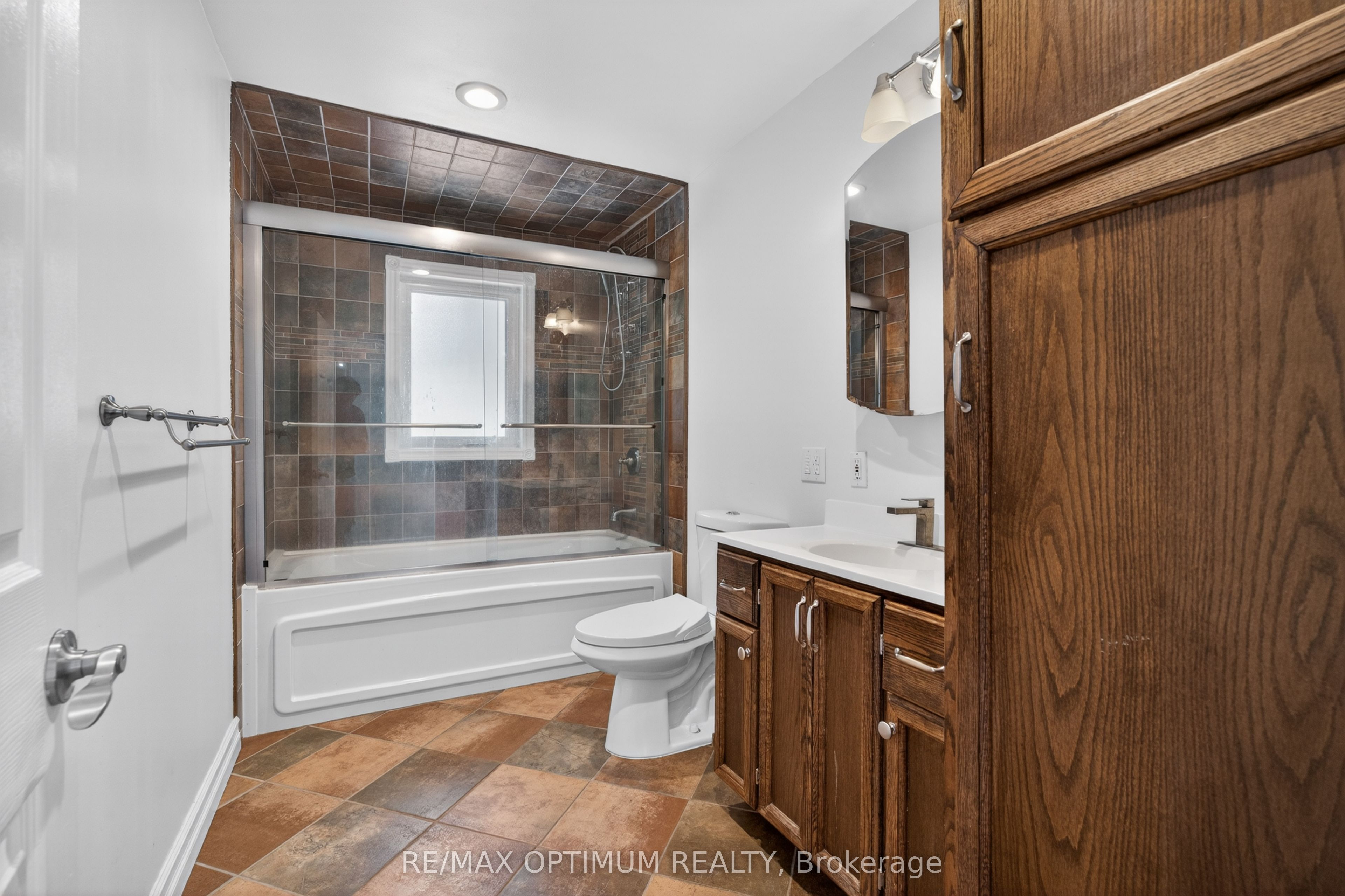 529 Campbellville Road Property Photo 24