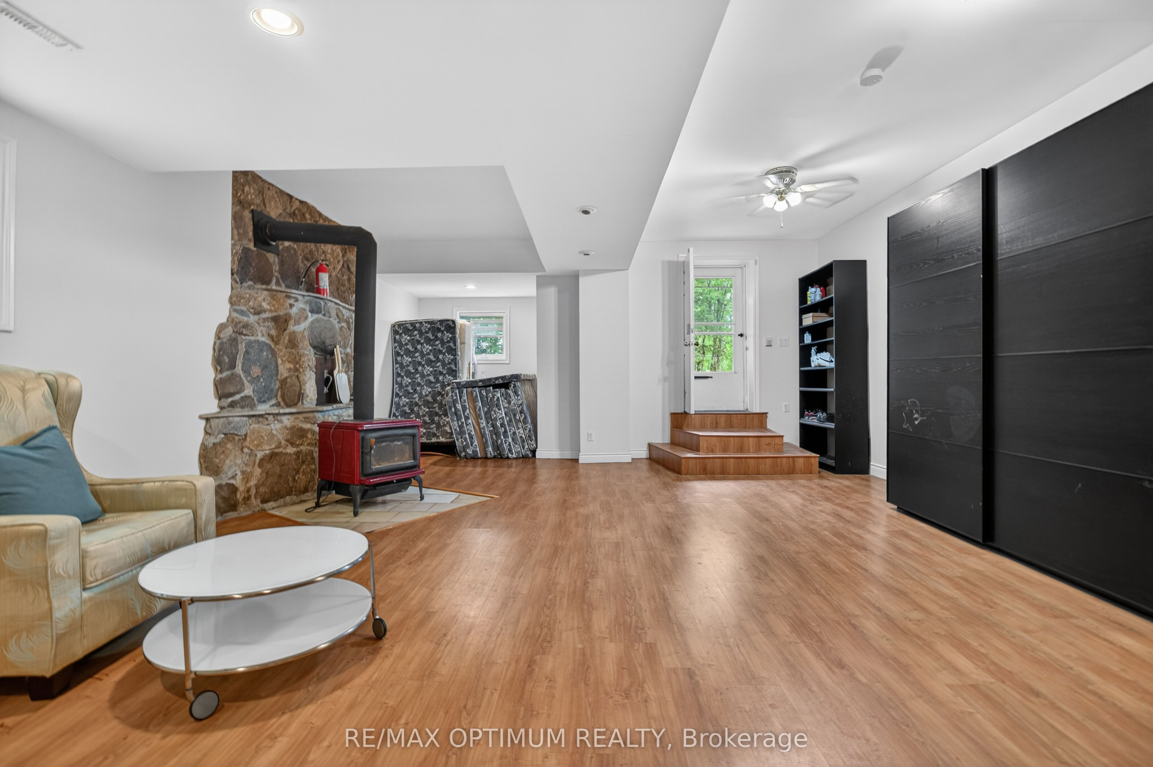 529 Campbellville Road Property Photo 33