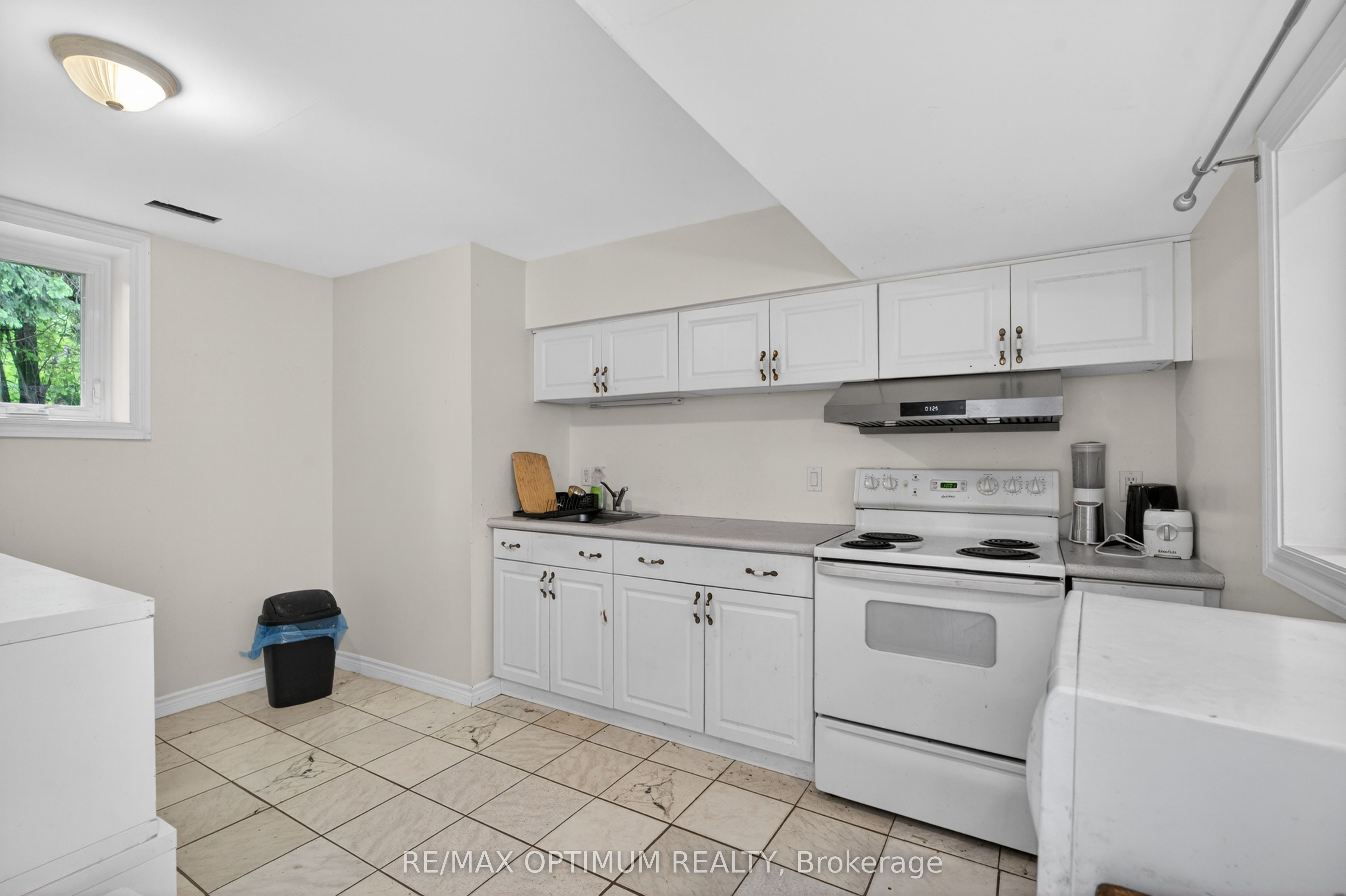 529 Campbellville Road Property Photo 35