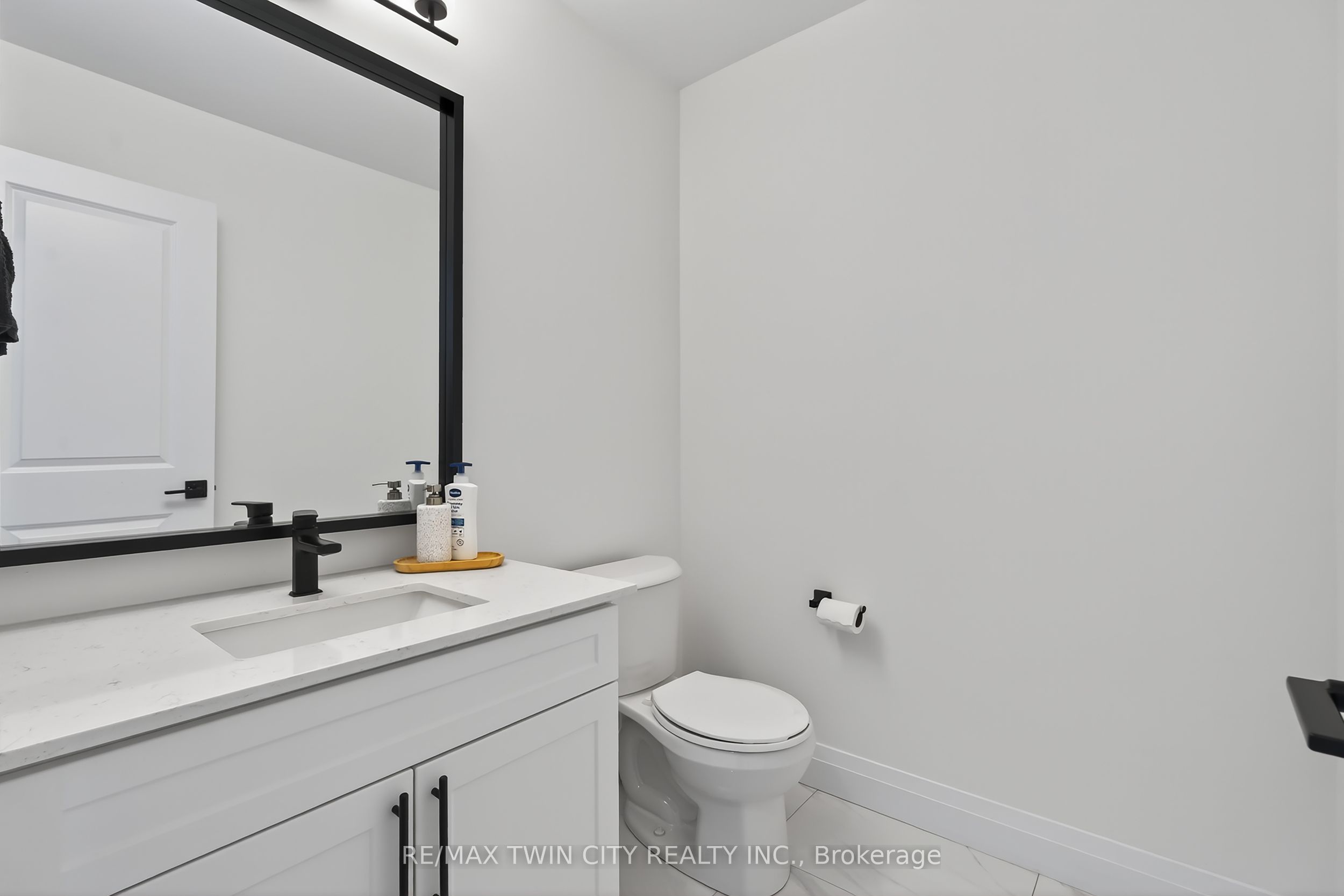209 Jeffrey Place Property Photo 8