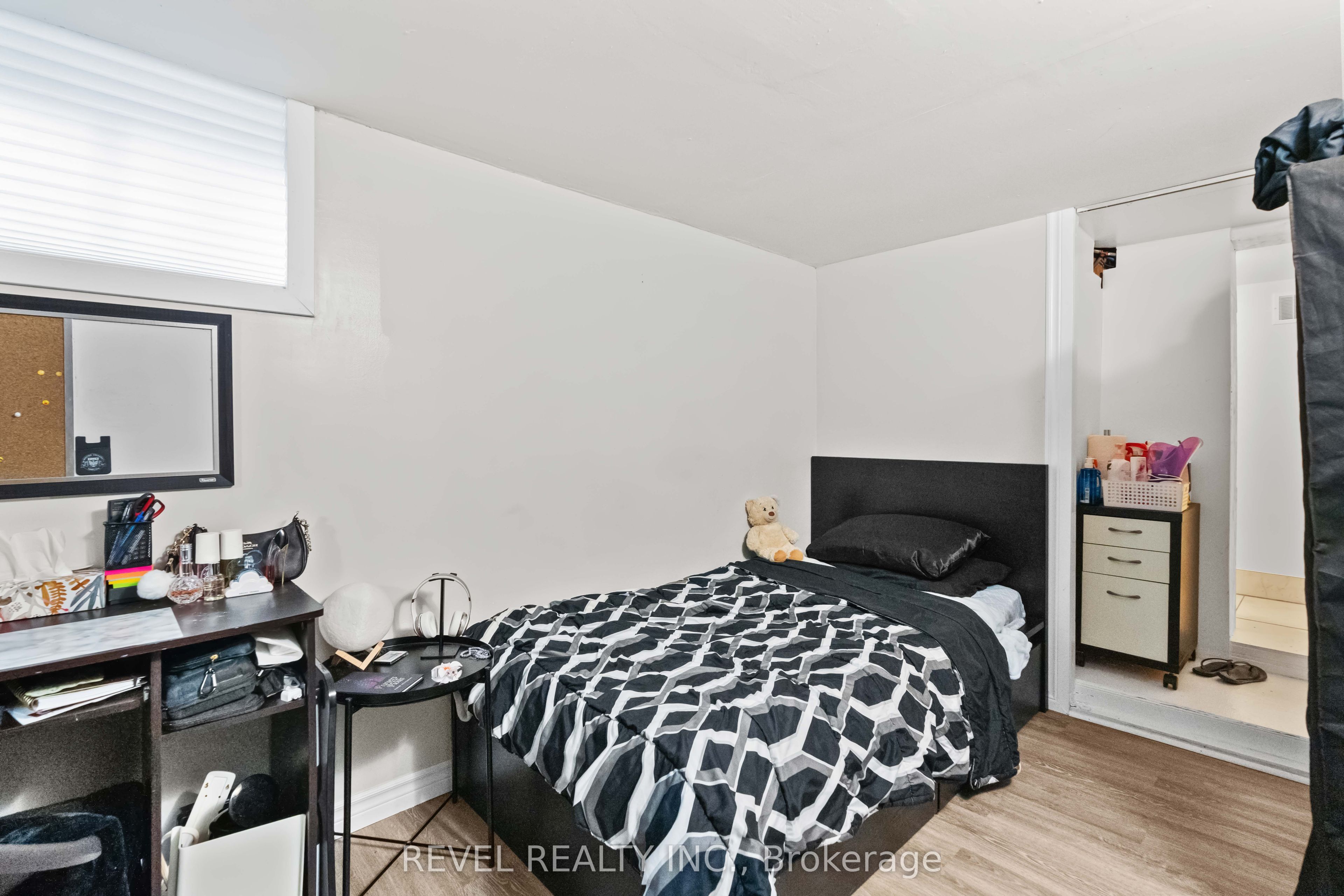 33 Cline Avenue N Property Photo 16