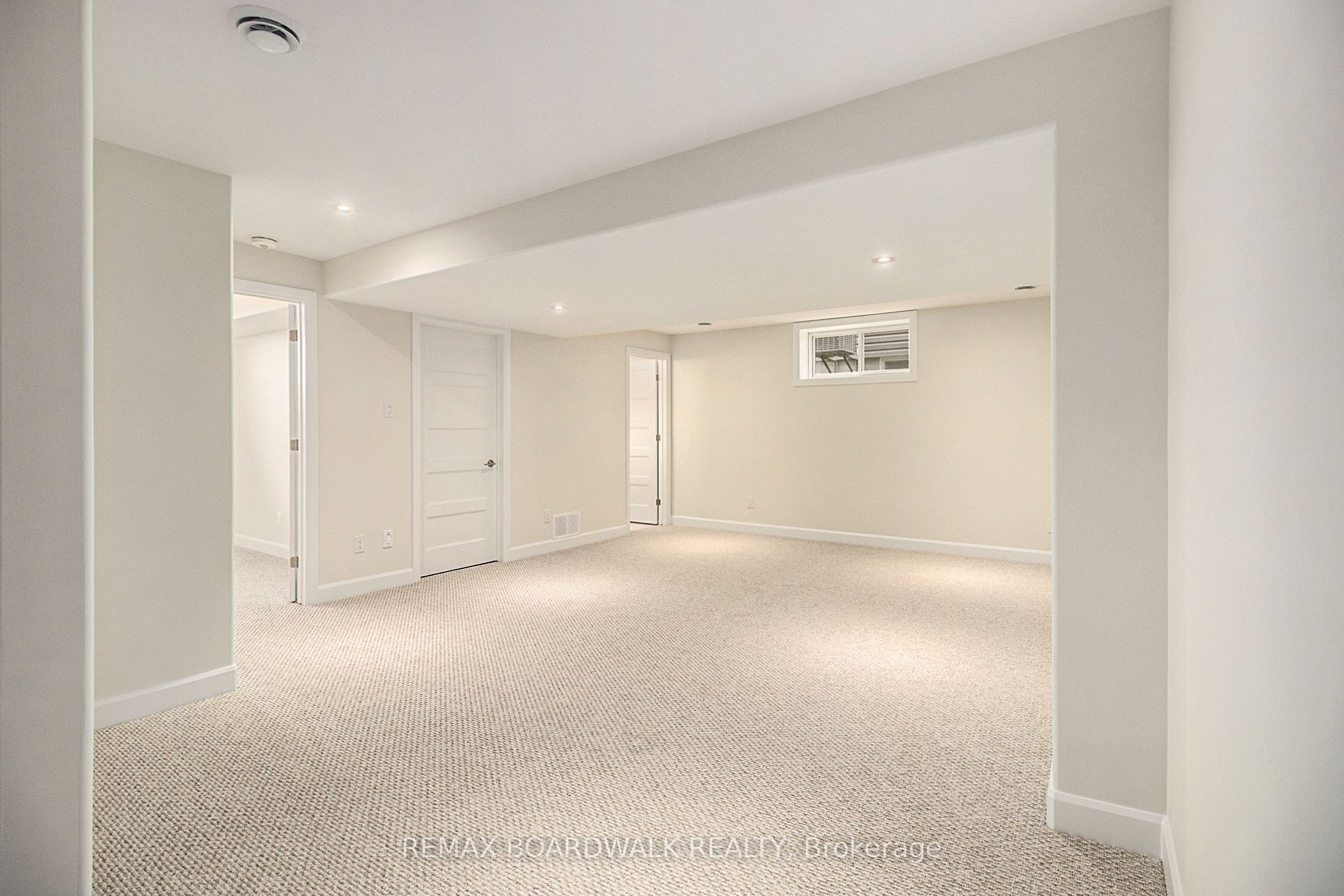 1194 Montblanc Crescent Property Photo 13