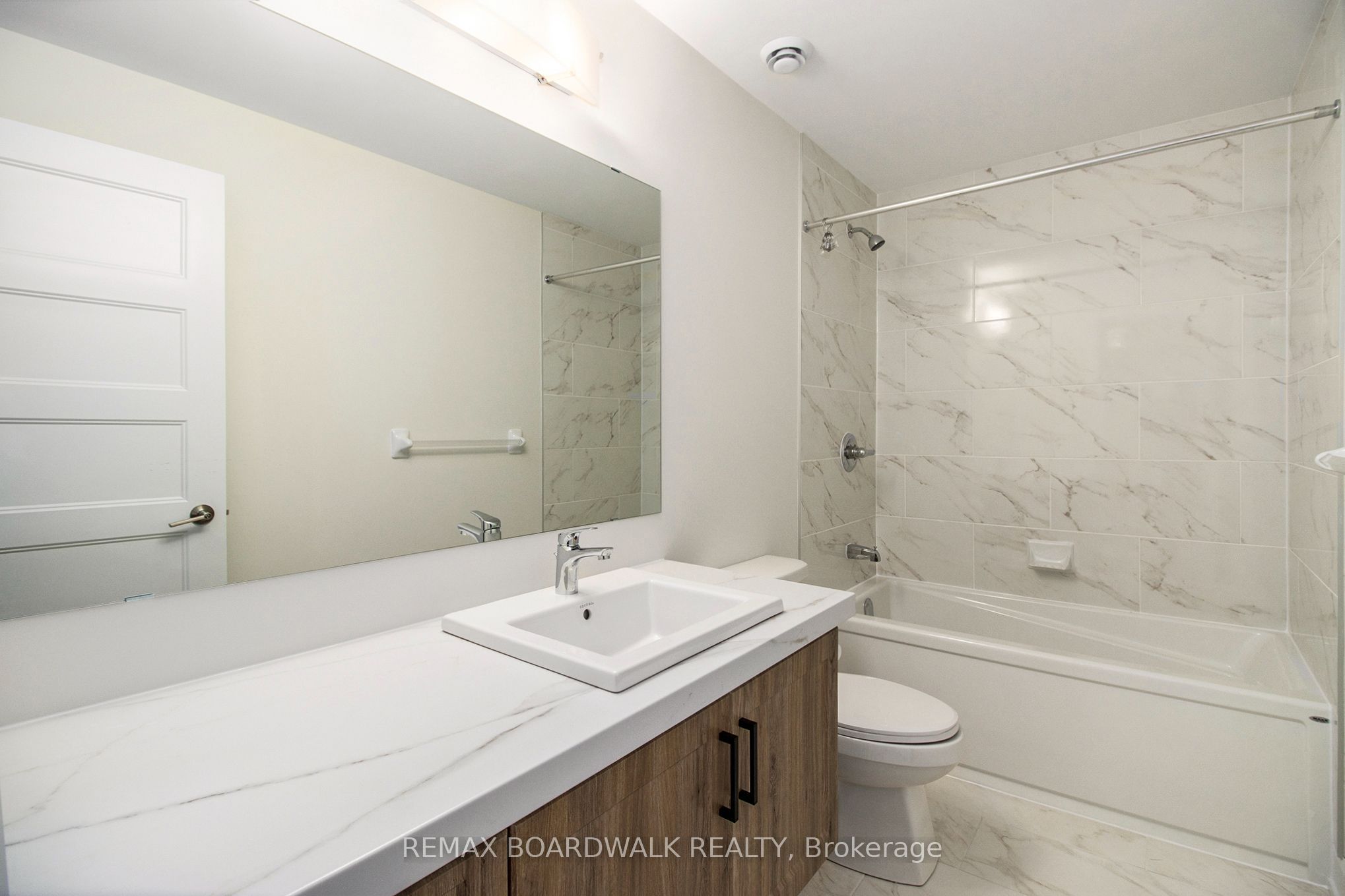 1194 Montblanc Crescent Property Photo 15