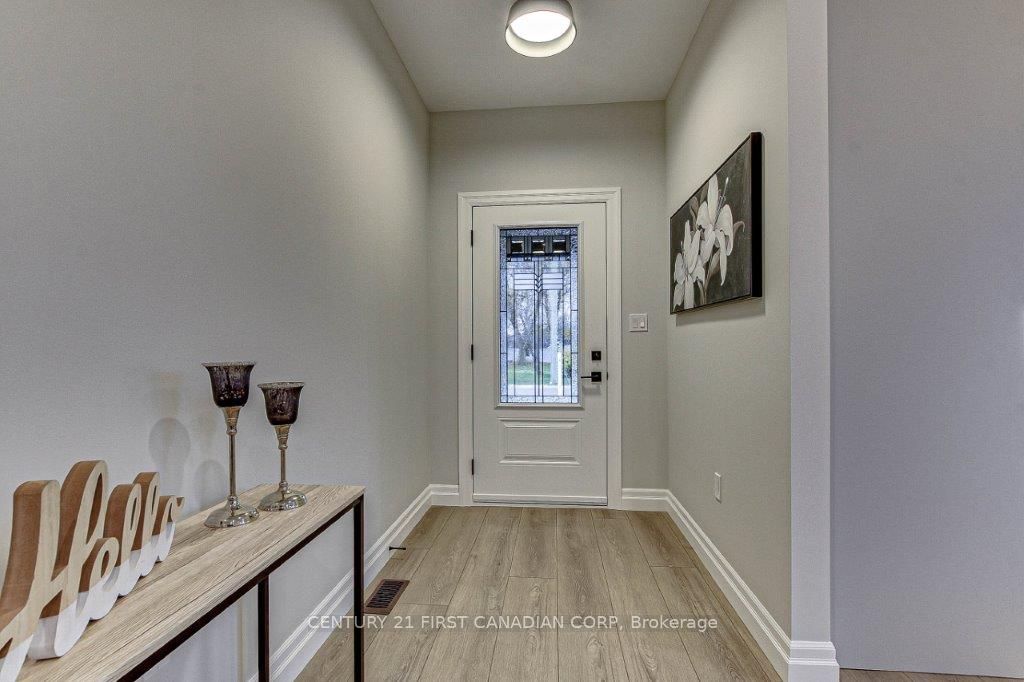 163 Elgin Avenue E Property Photo 3