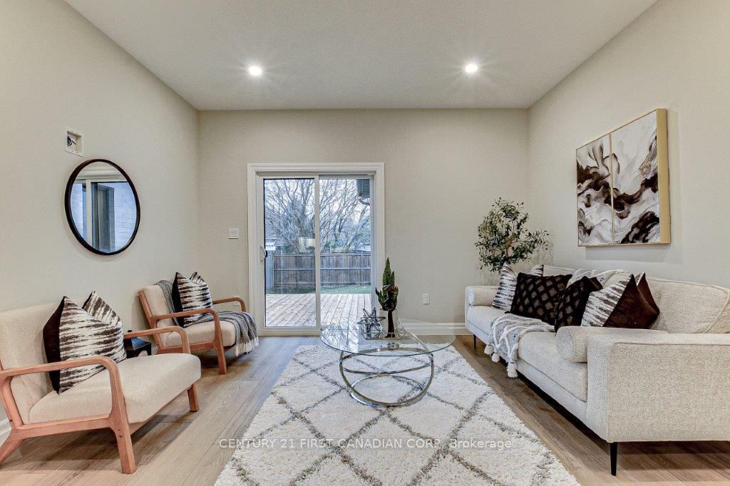 163 Elgin Avenue E Property Photo 5