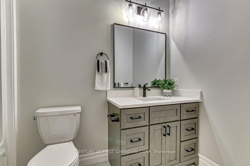 163 Elgin Avenue E Property Photo 12
