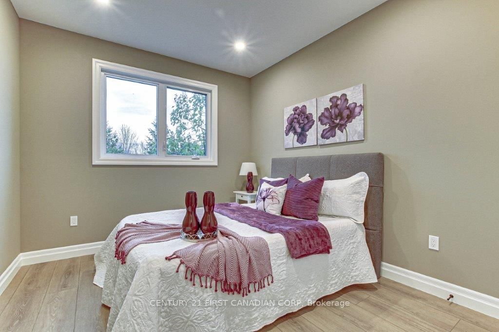 163 Elgin Avenue E Property Photo 19