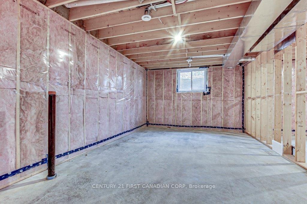 163 Elgin Avenue E Property Photo 26