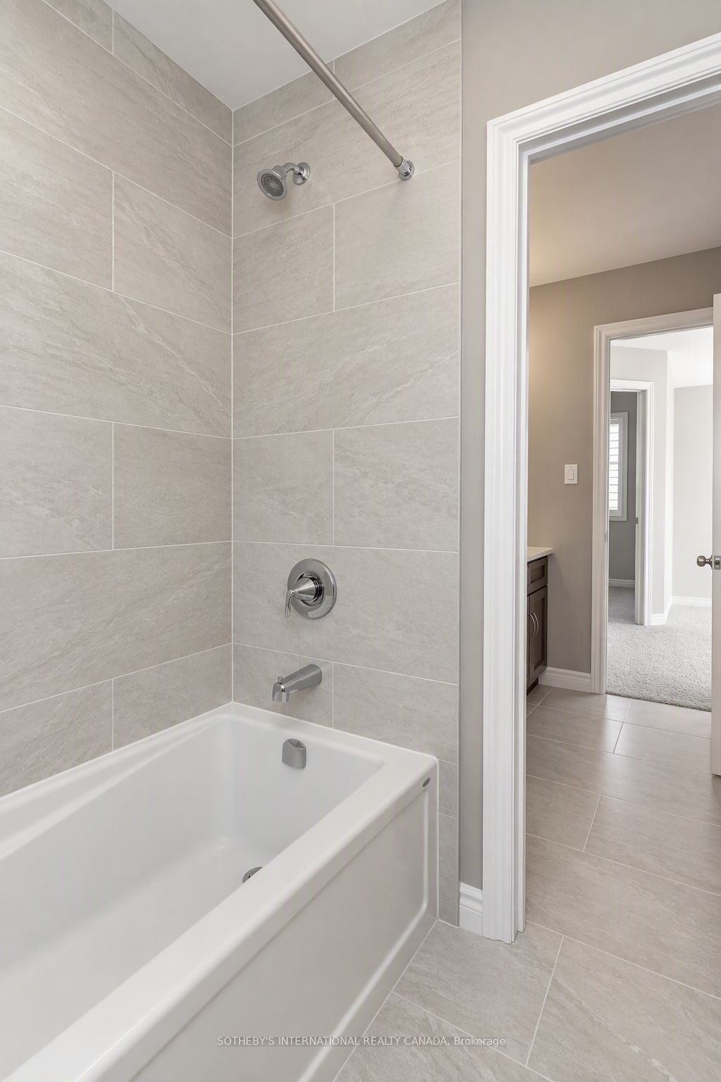 529 Anton Crescent Property Photo 6