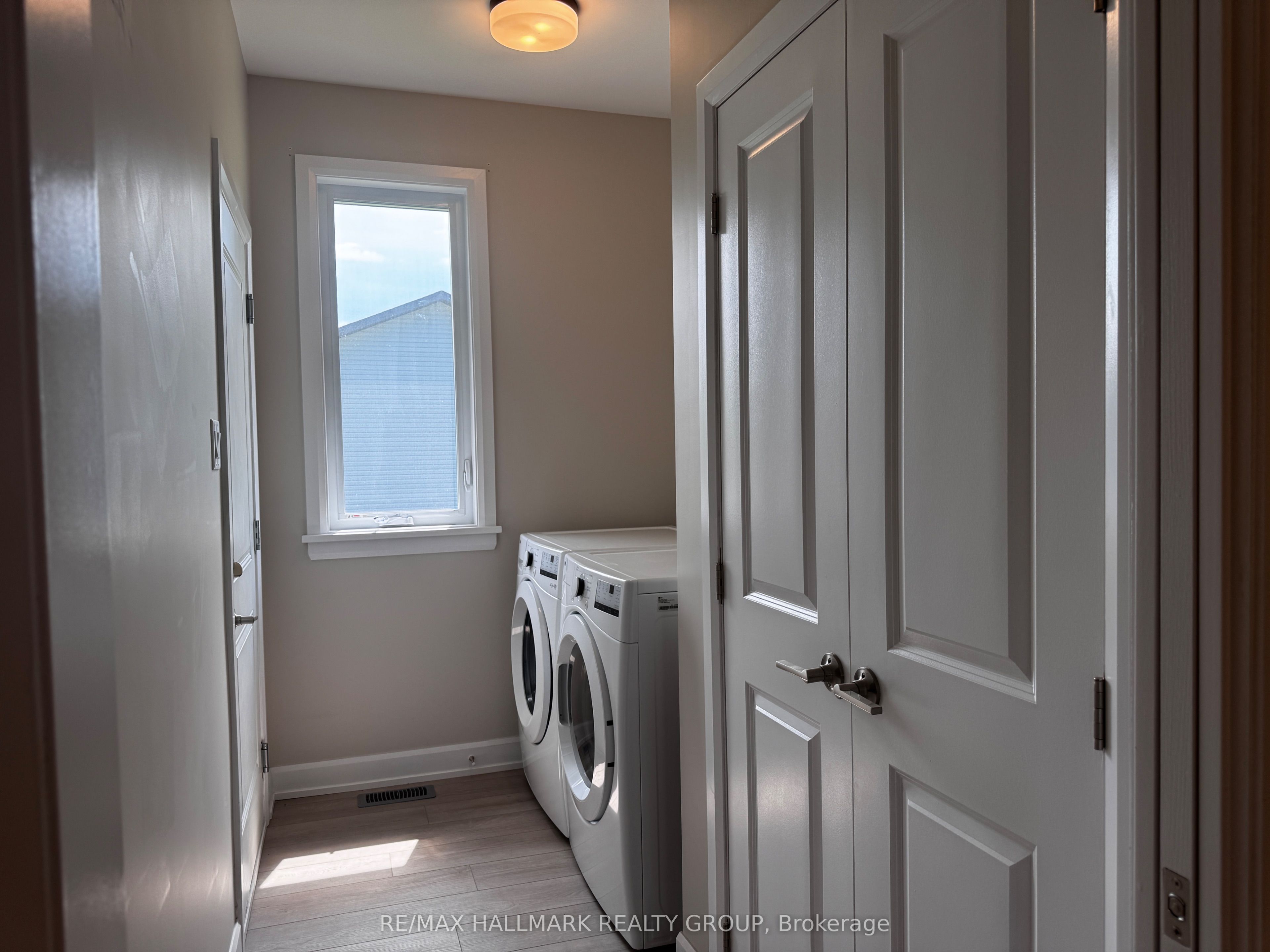 1513 Flanders Road Property Photo 4