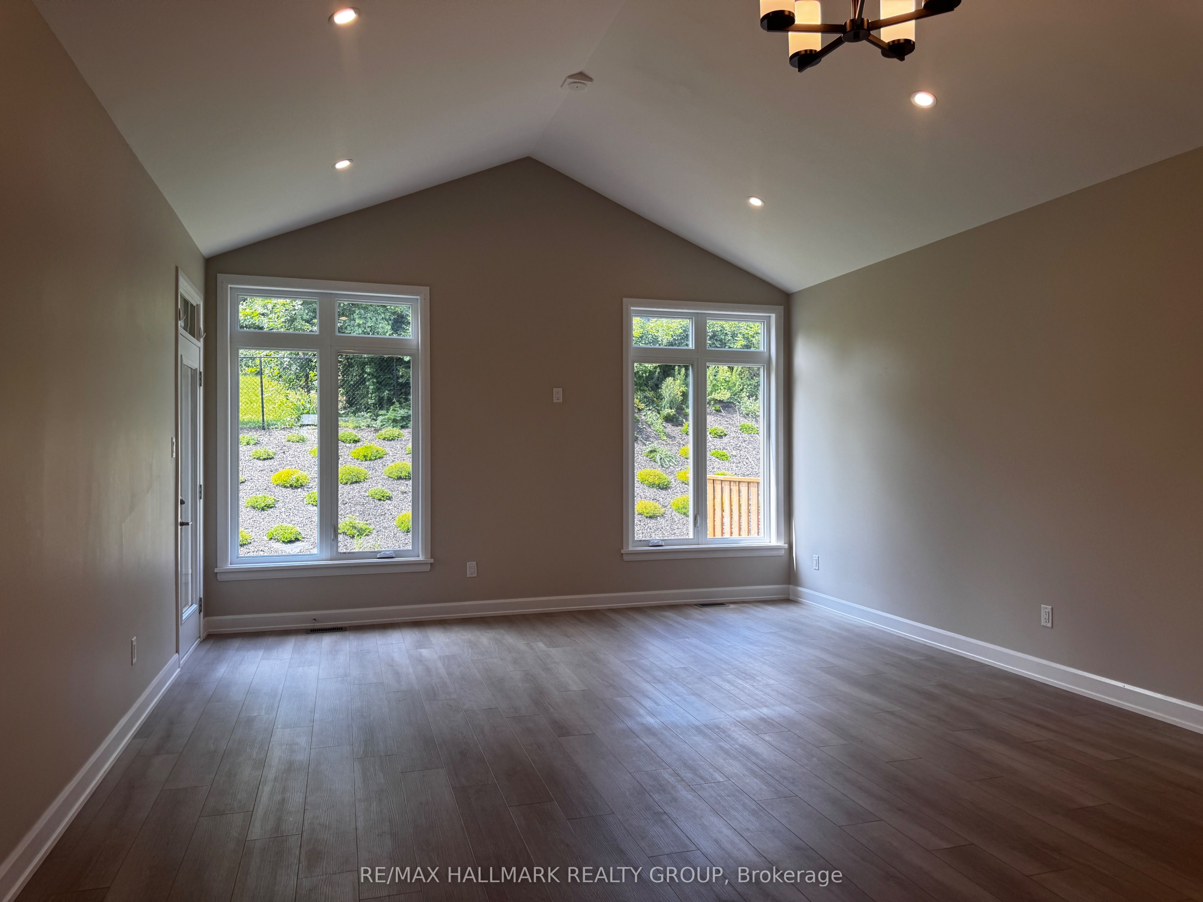 1513 Flanders Road Property Photo 10