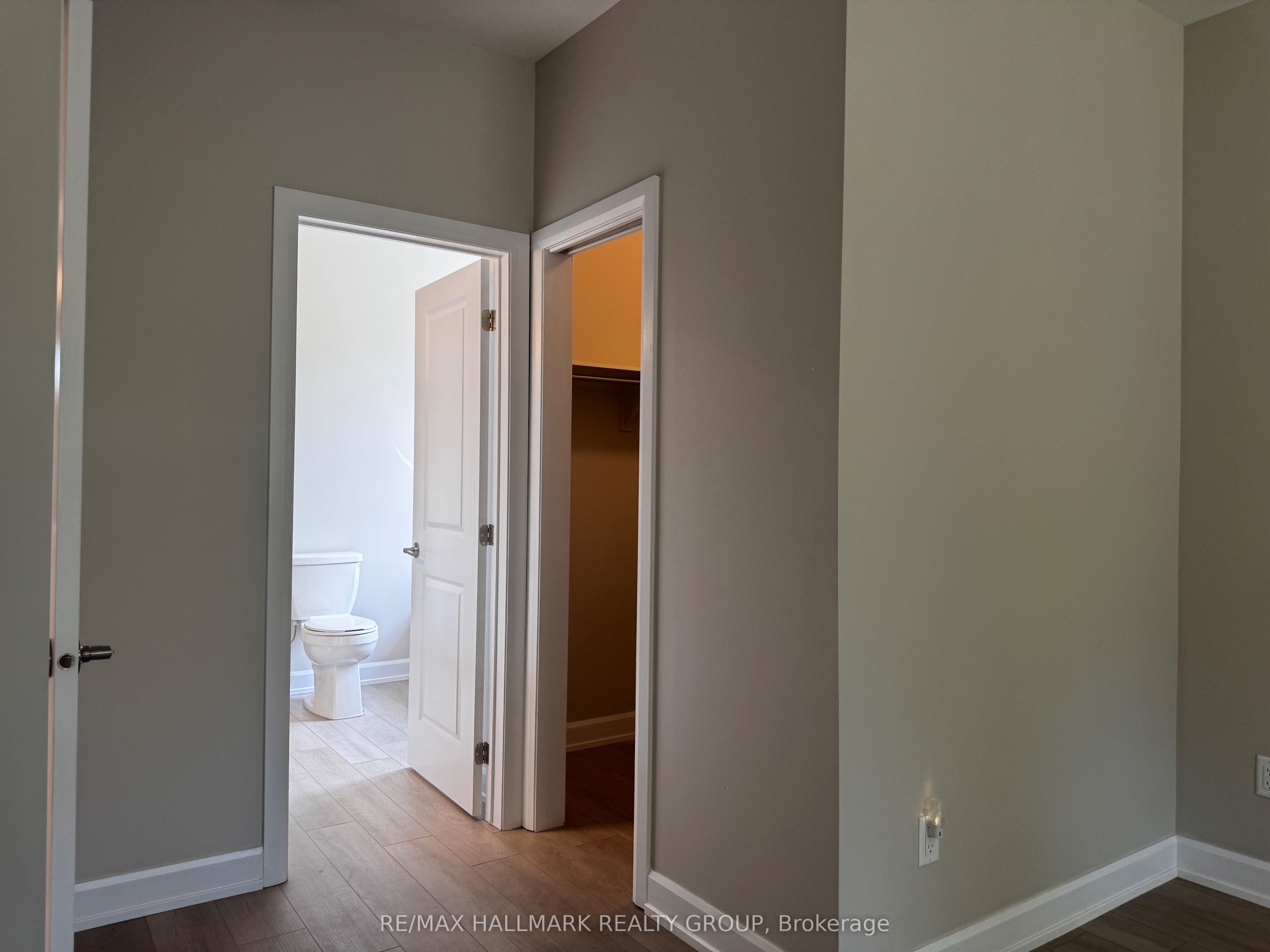 1513 Flanders Road Property Photo 12