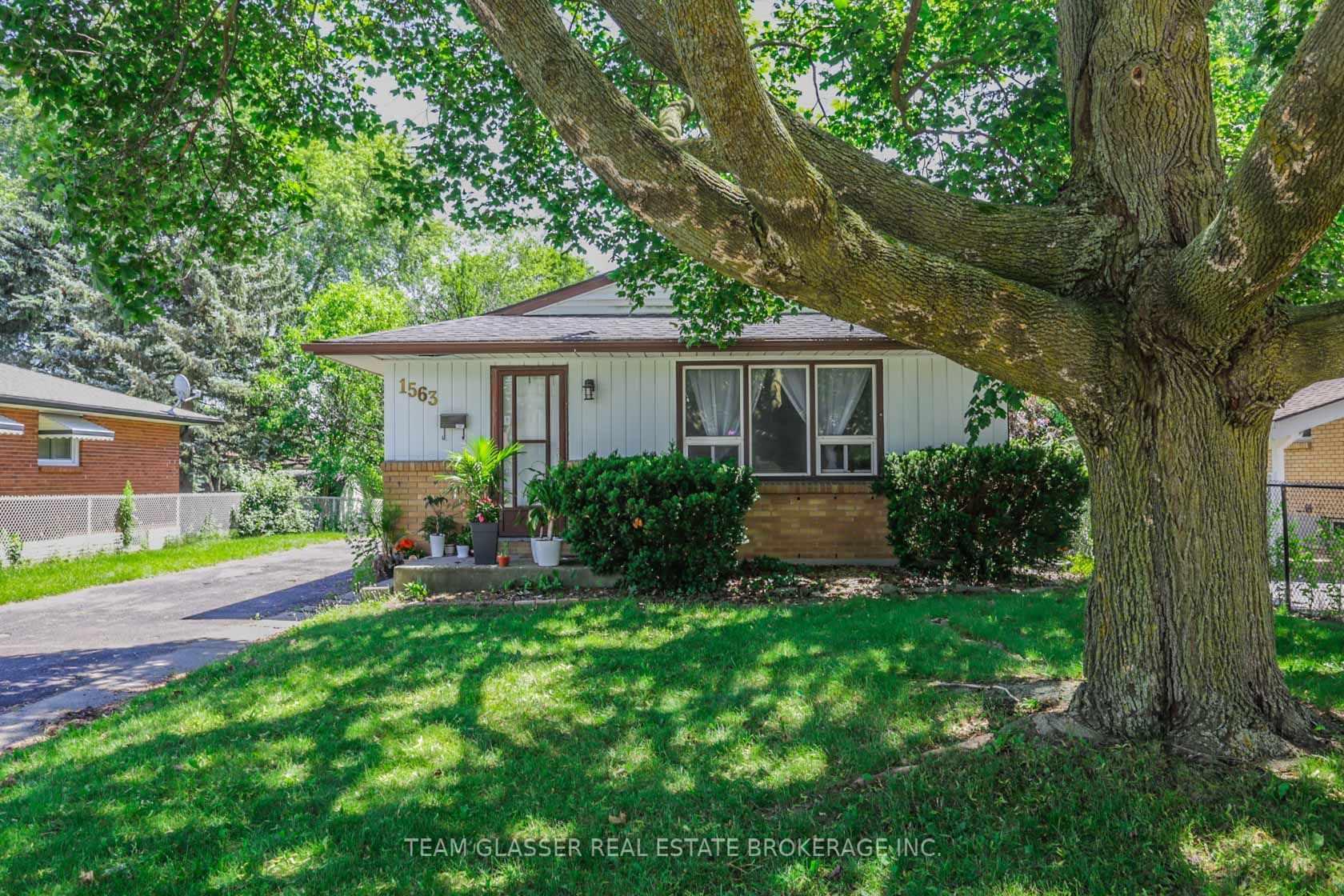 1563 Dale Street Property Photo 1