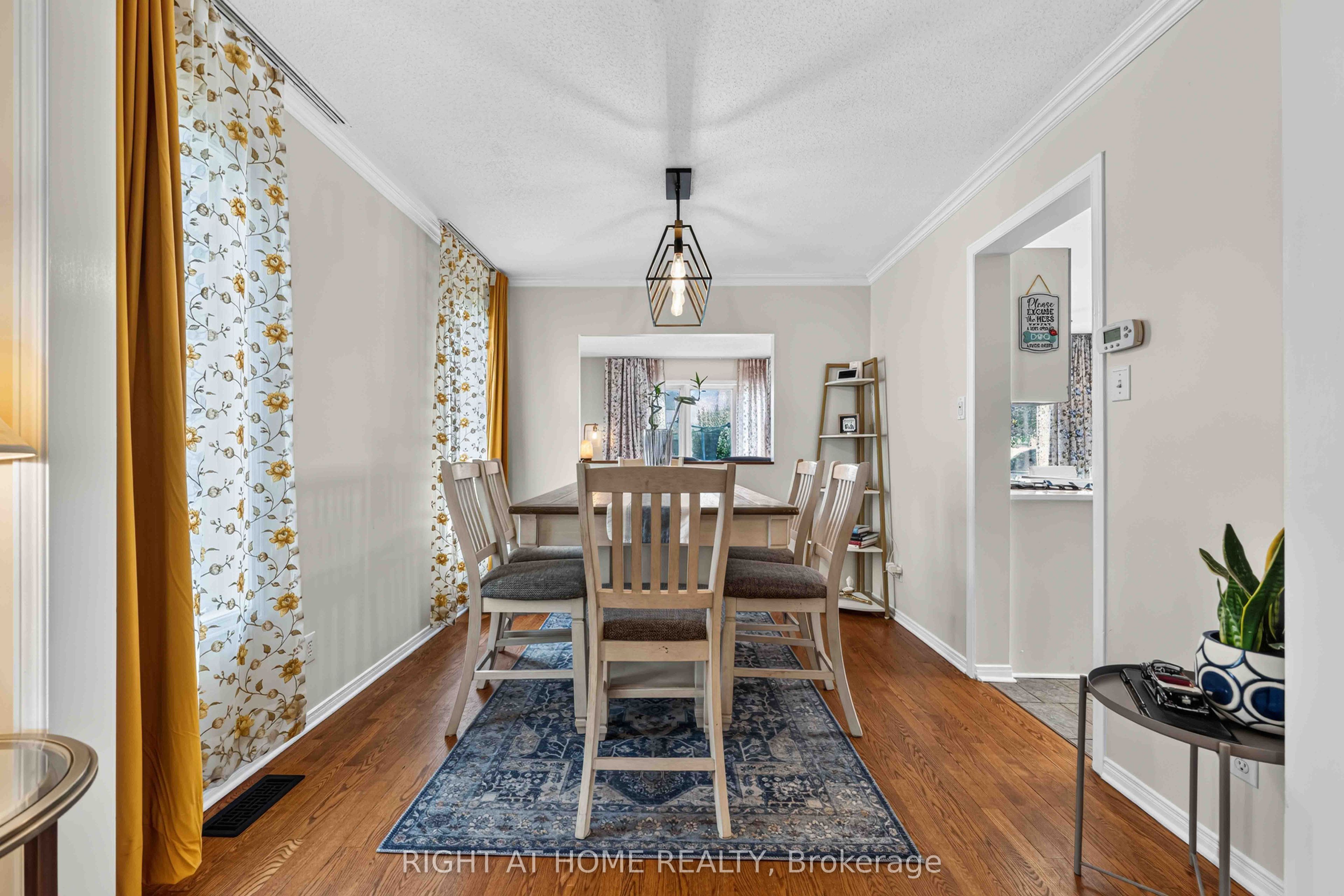 1552 Stojko Street Property Photo 10