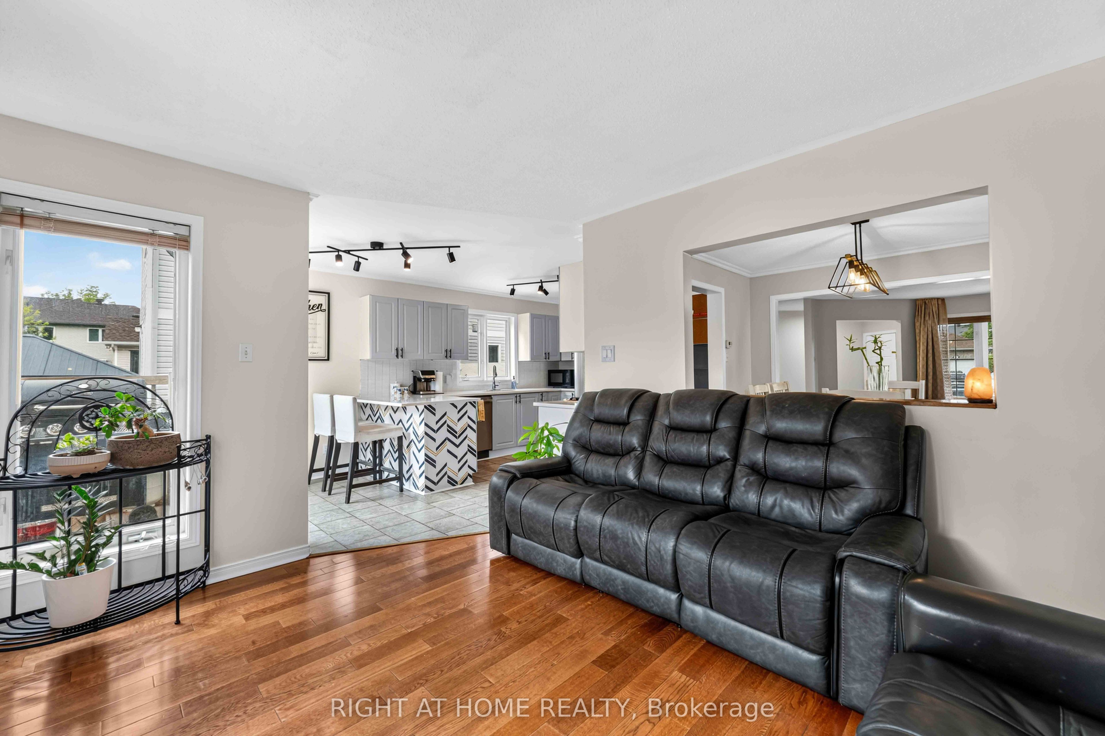 1552 Stojko Street Property Photo 19