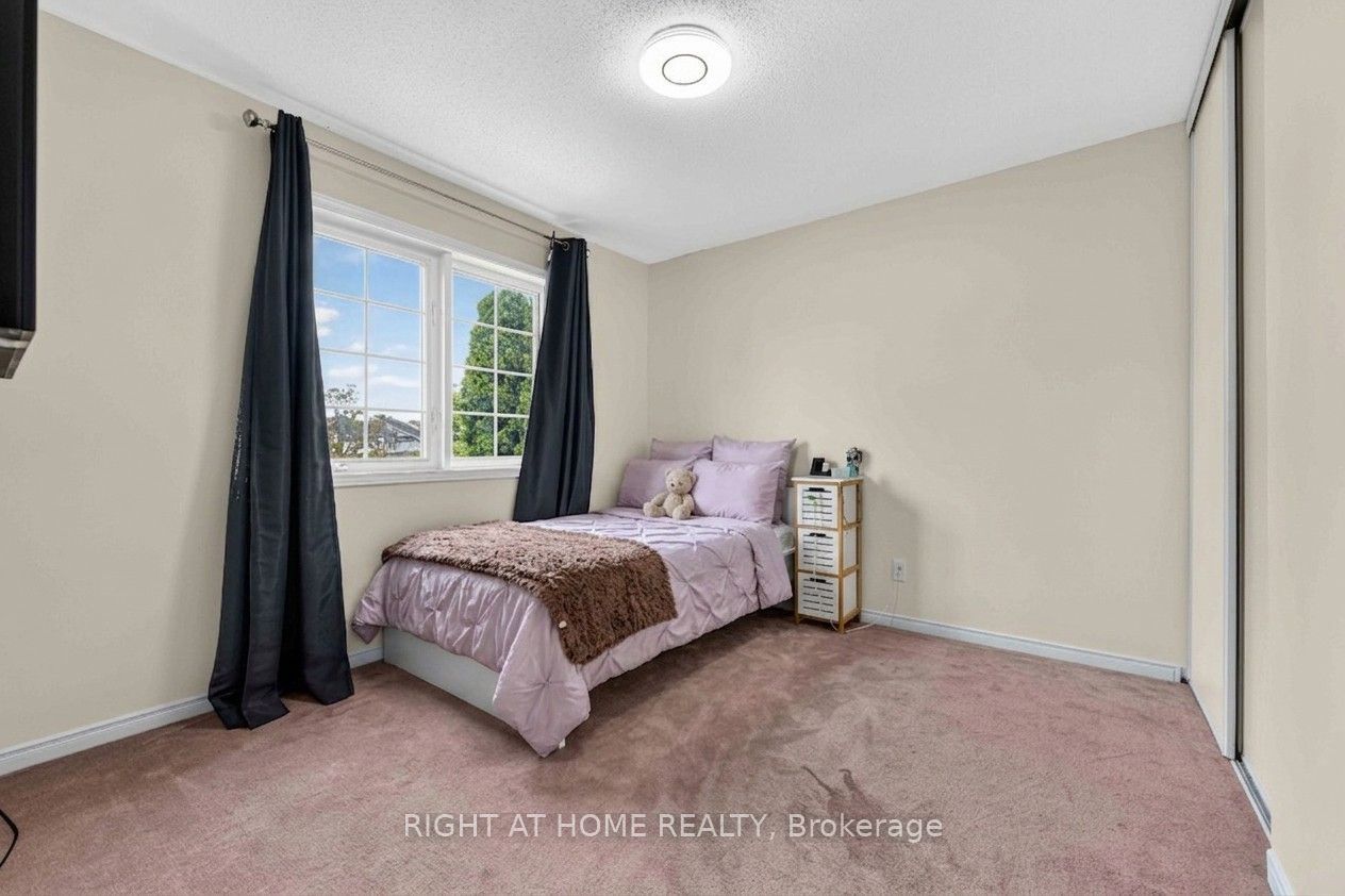 1552 Stojko Street Property Photo 28