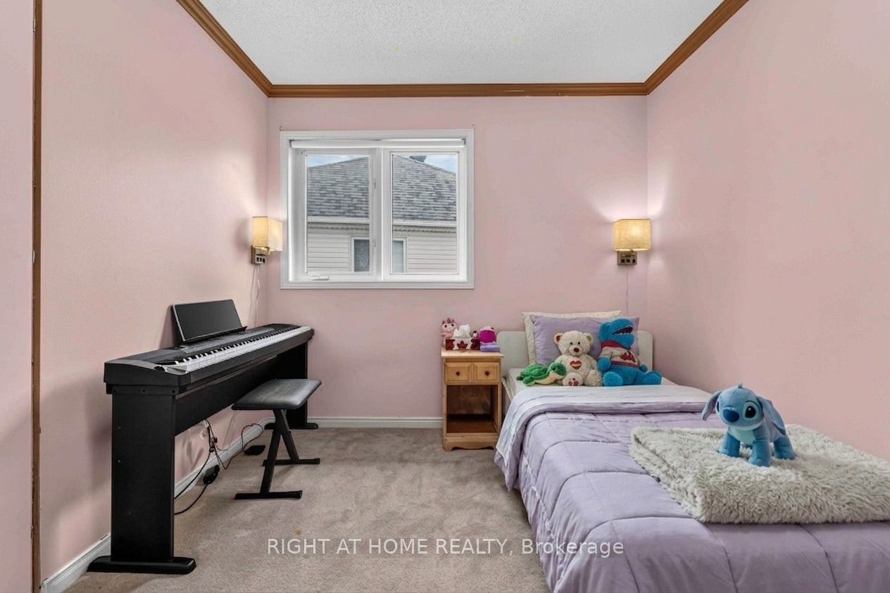 1552 Stojko Street Property Photo 32