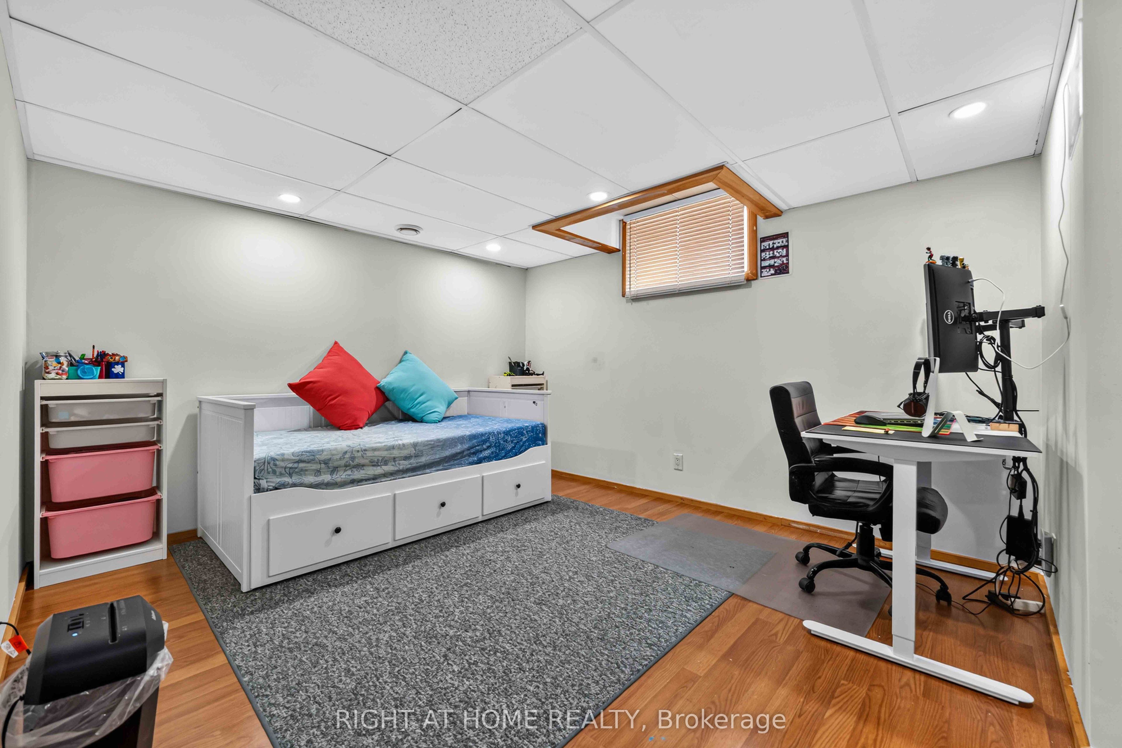 1552 Stojko Street Property Photo 38