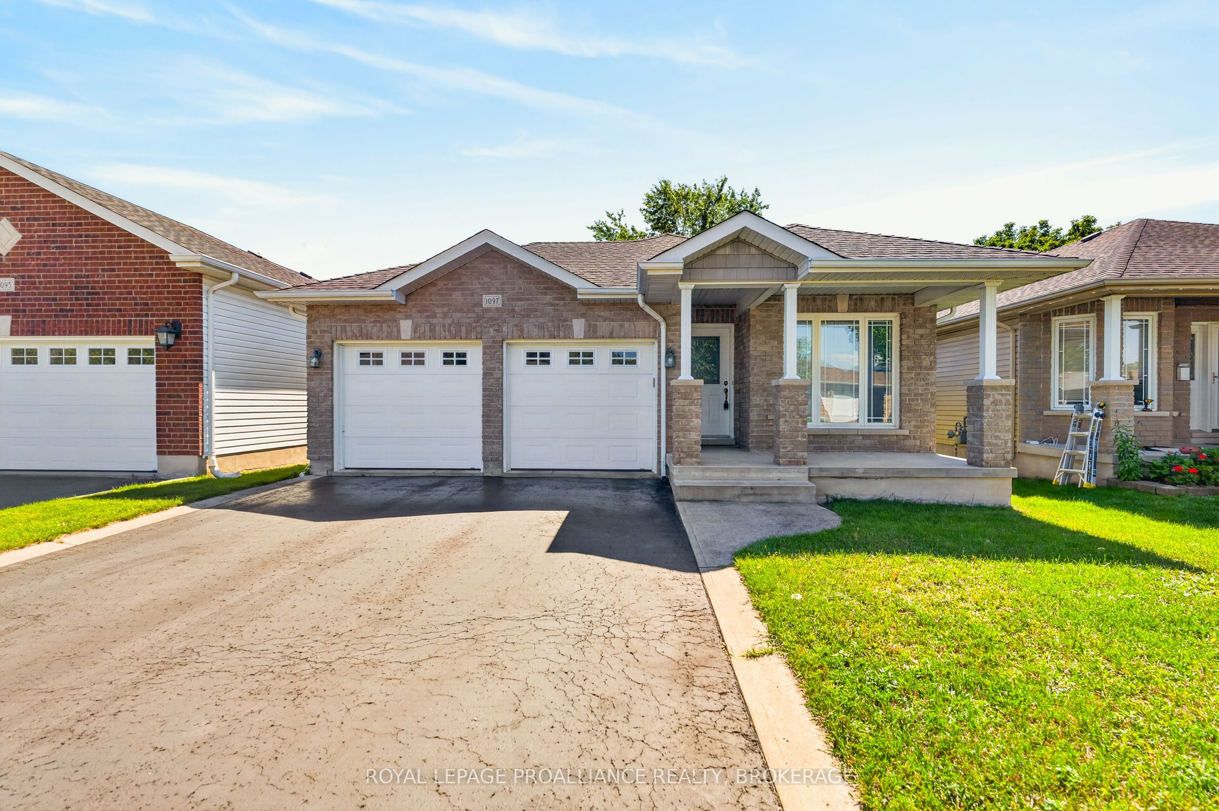 1097 Crossfield Avenue Property Photo 1