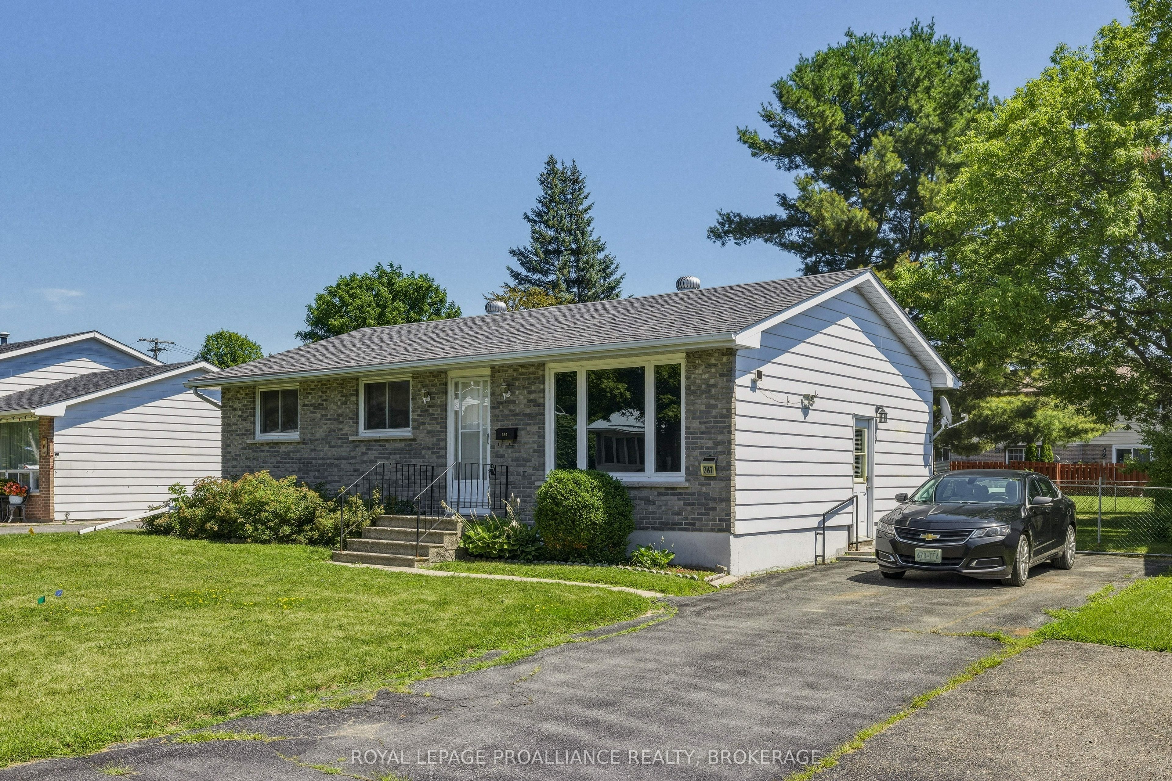 367 Georgiana Street Property Photo 3