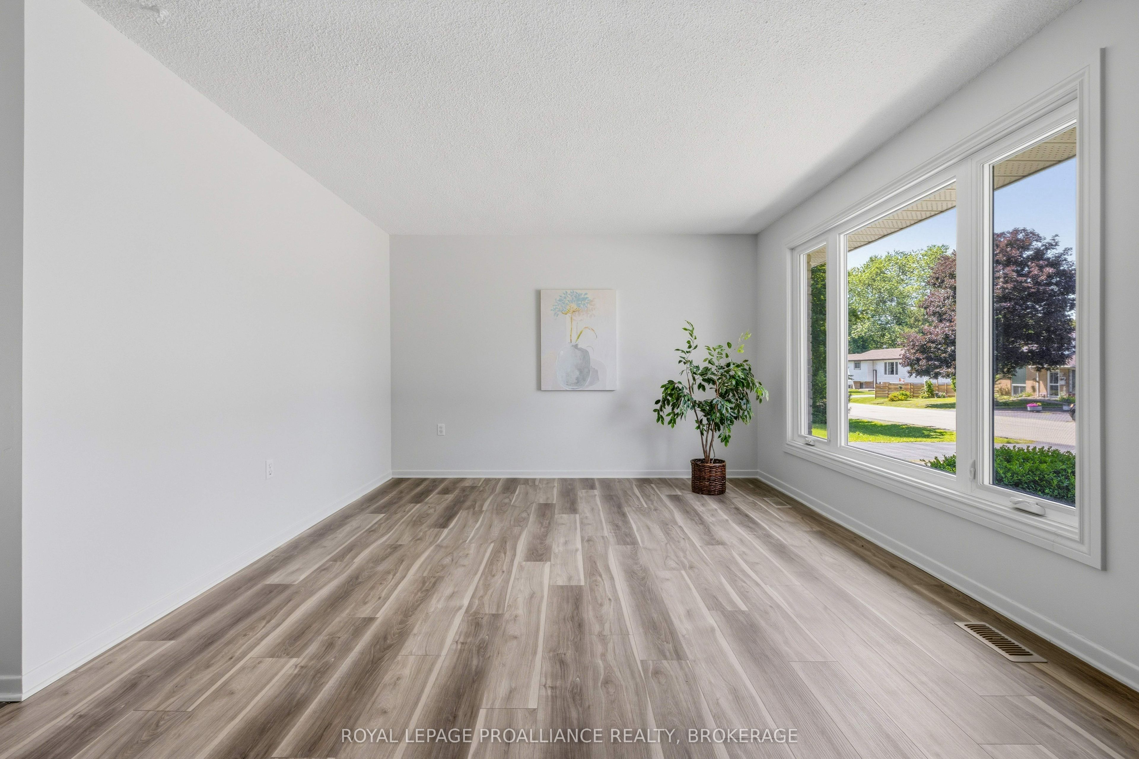 367 Georgiana Street Property Photo 7
