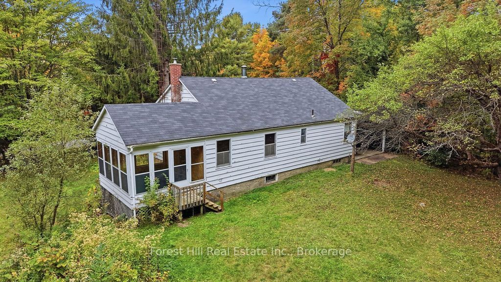 1040 River Street Property Photo 9
