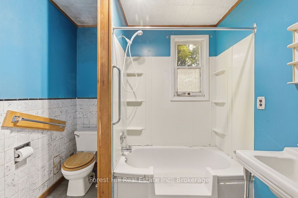 1040 River Street Property Photo 44