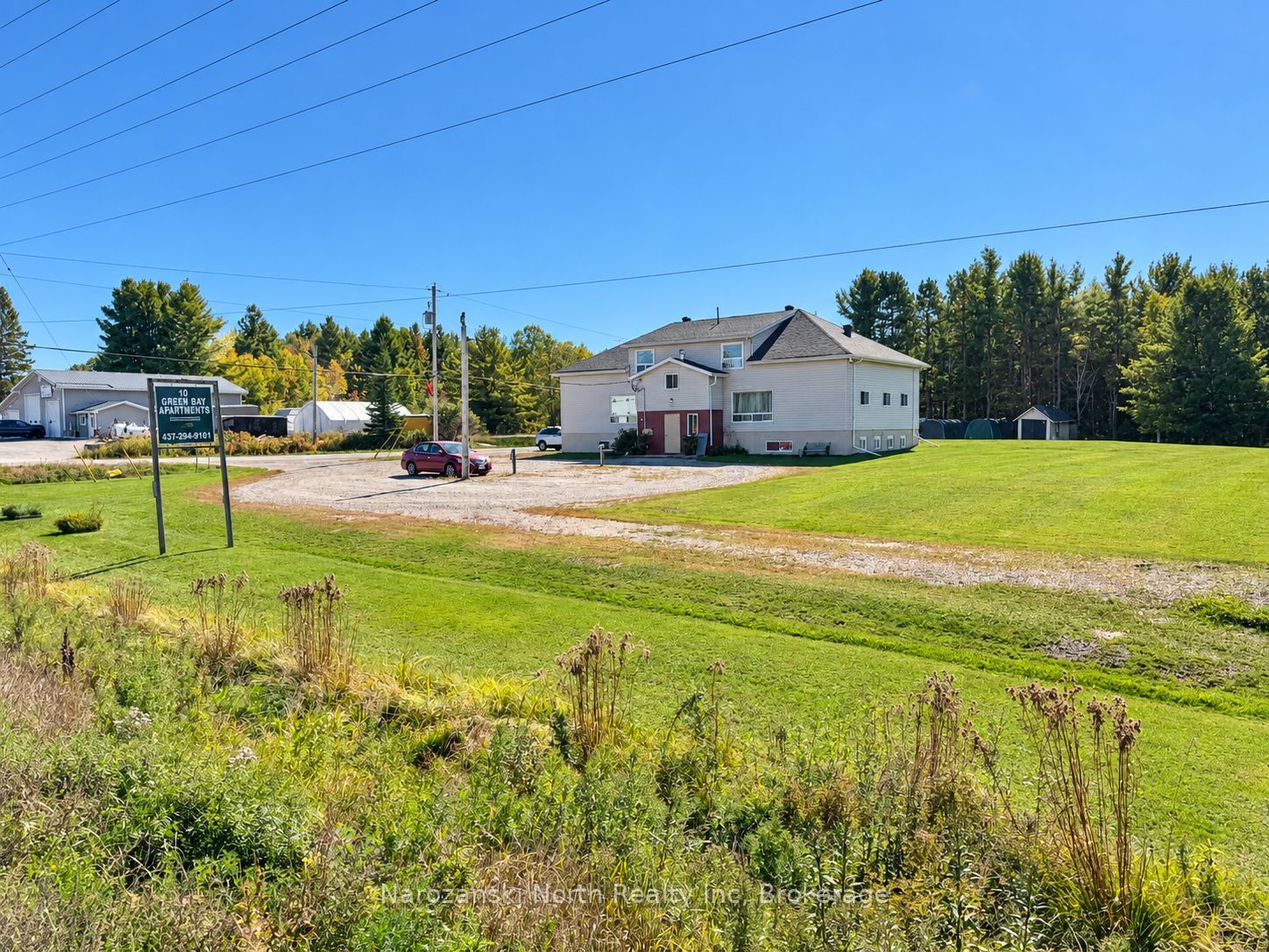 10 Green Bay Road Property Photo 1