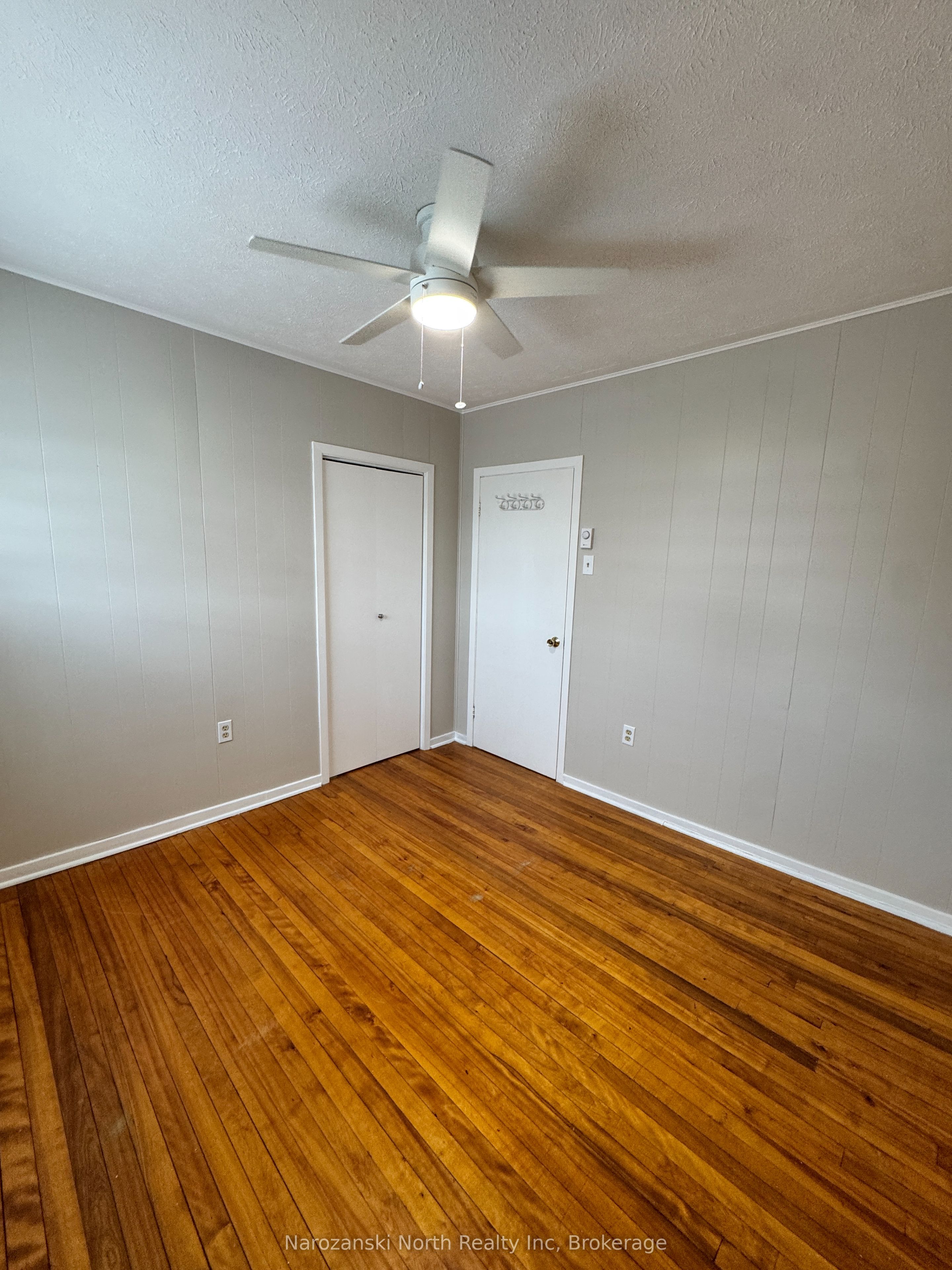 10 Green Bay Road Property Photo 8
