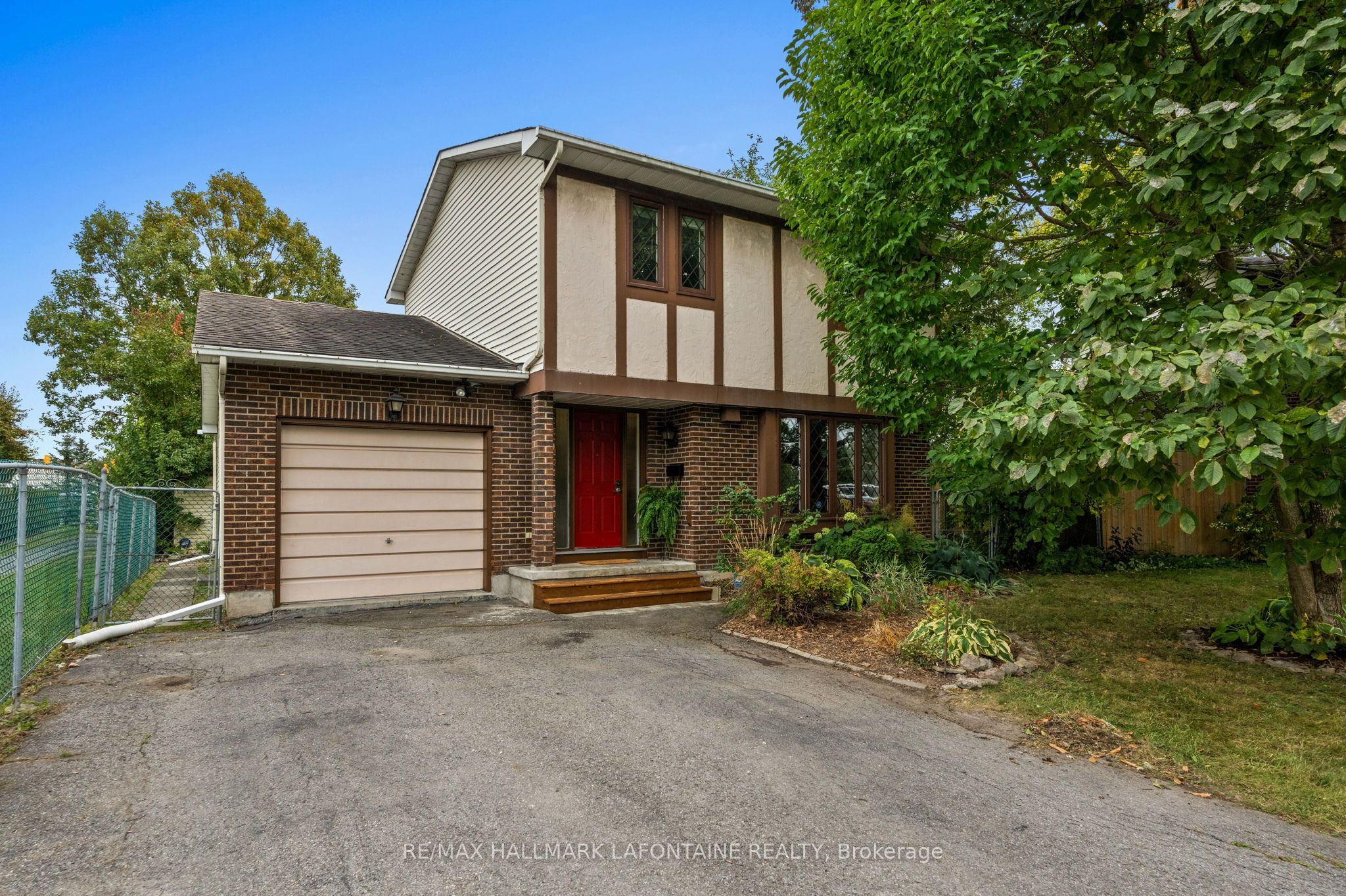 6440 Glen Knolls Drive Ottawa On K1c2x2 Drive Property Photo 1