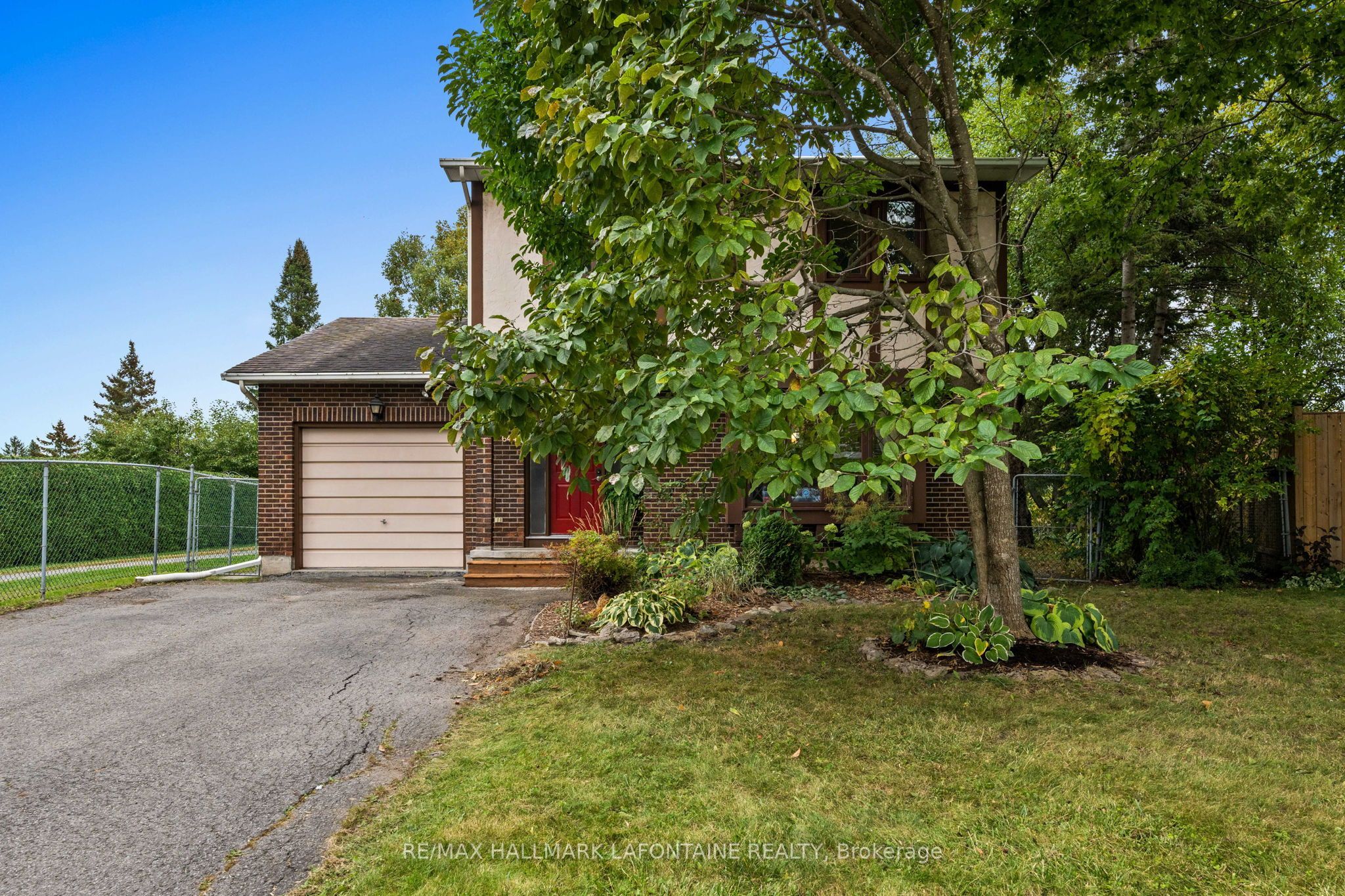 6440 Glen Knolls Drive Ottawa On K1c2x2 Drive Property Photo 2