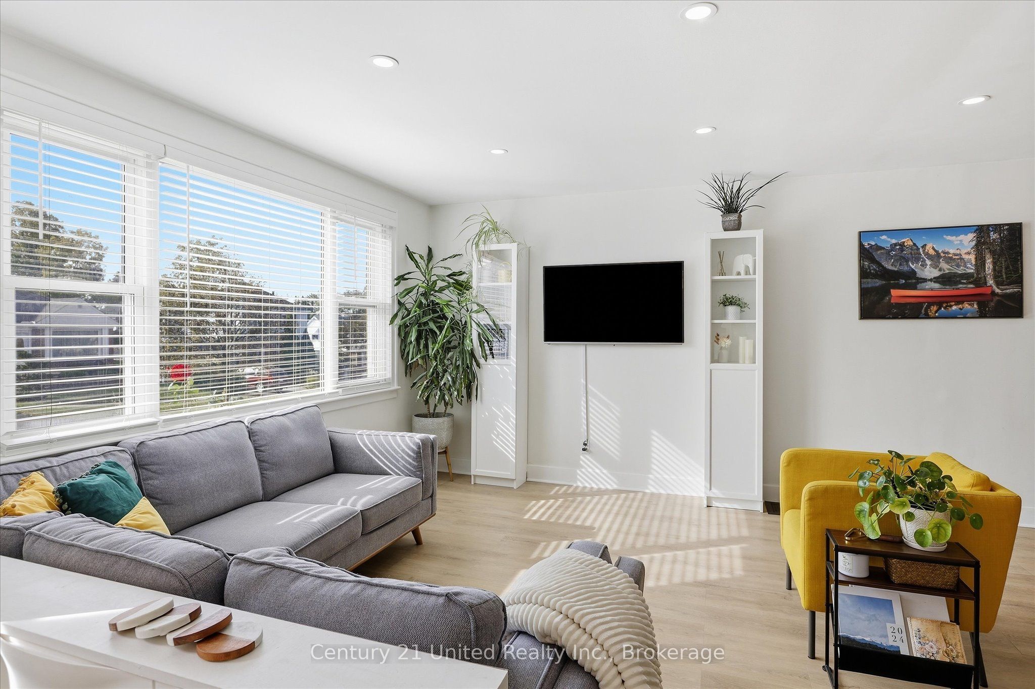 766 Devon Avenue Property Photo 7