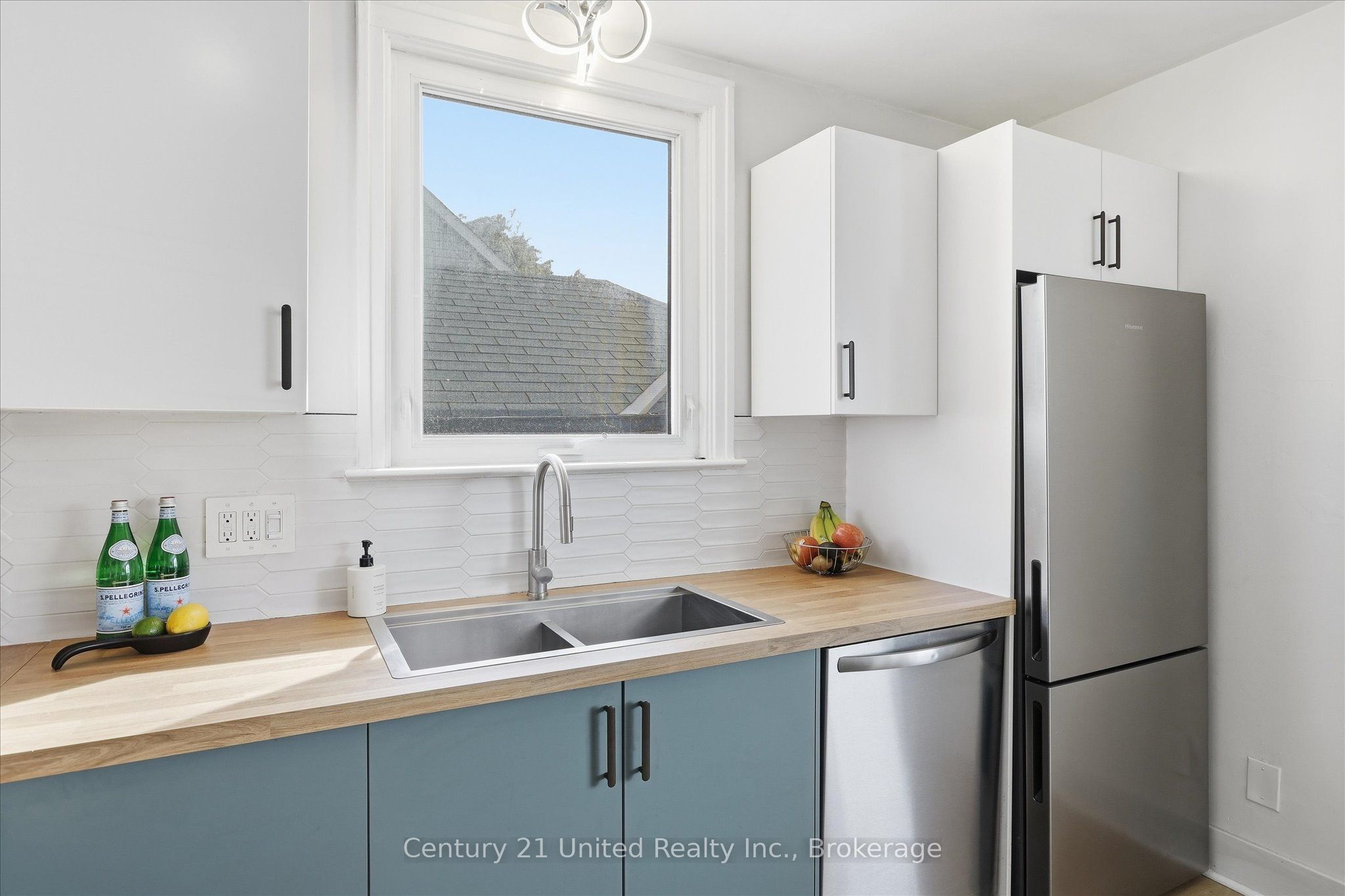 766 Devon Avenue Property Photo 9