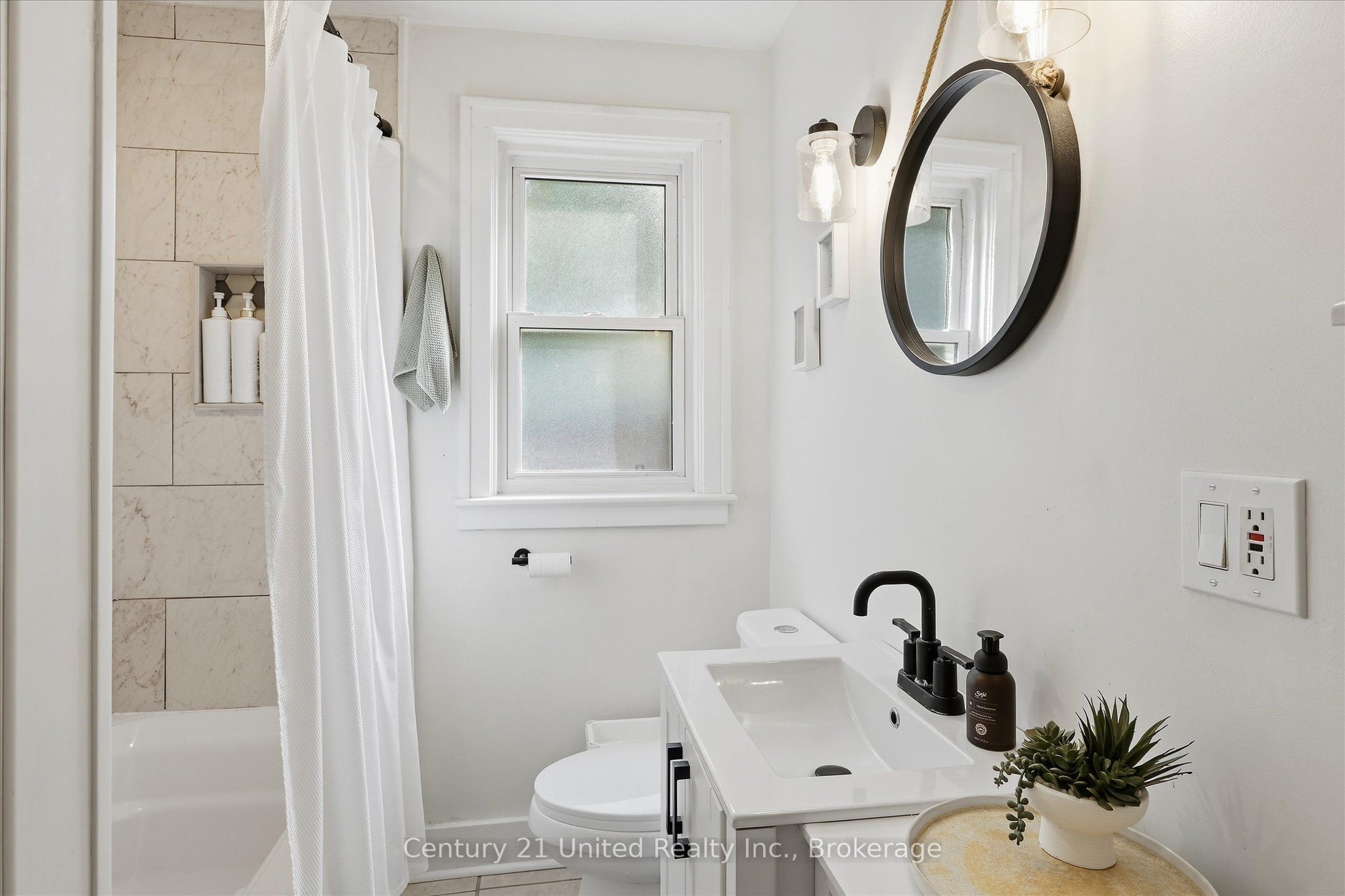 766 Devon Avenue Property Photo 14
