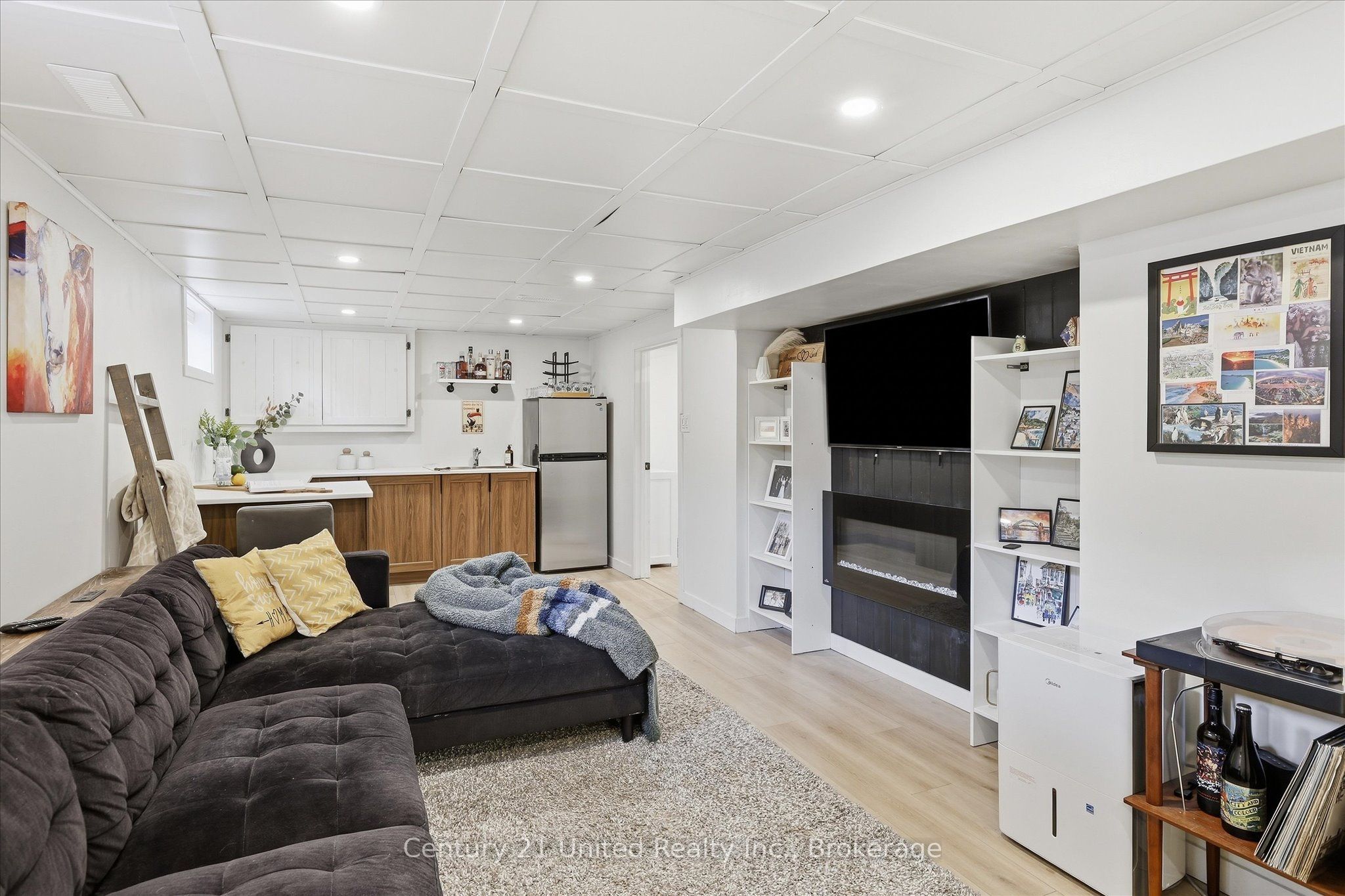 766 Devon Avenue Property Photo 18