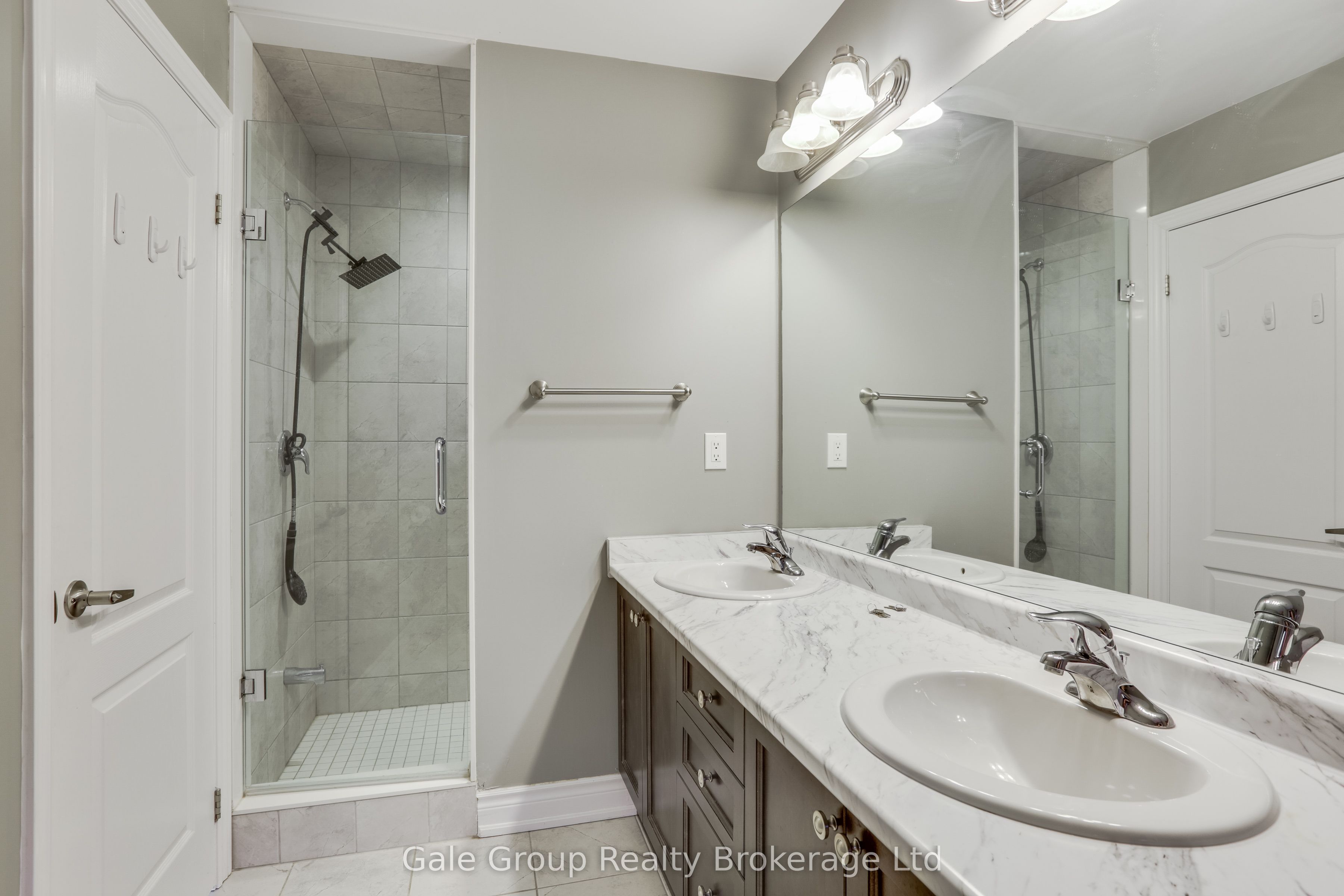 118 Huntingford Trail W Property Photo 24