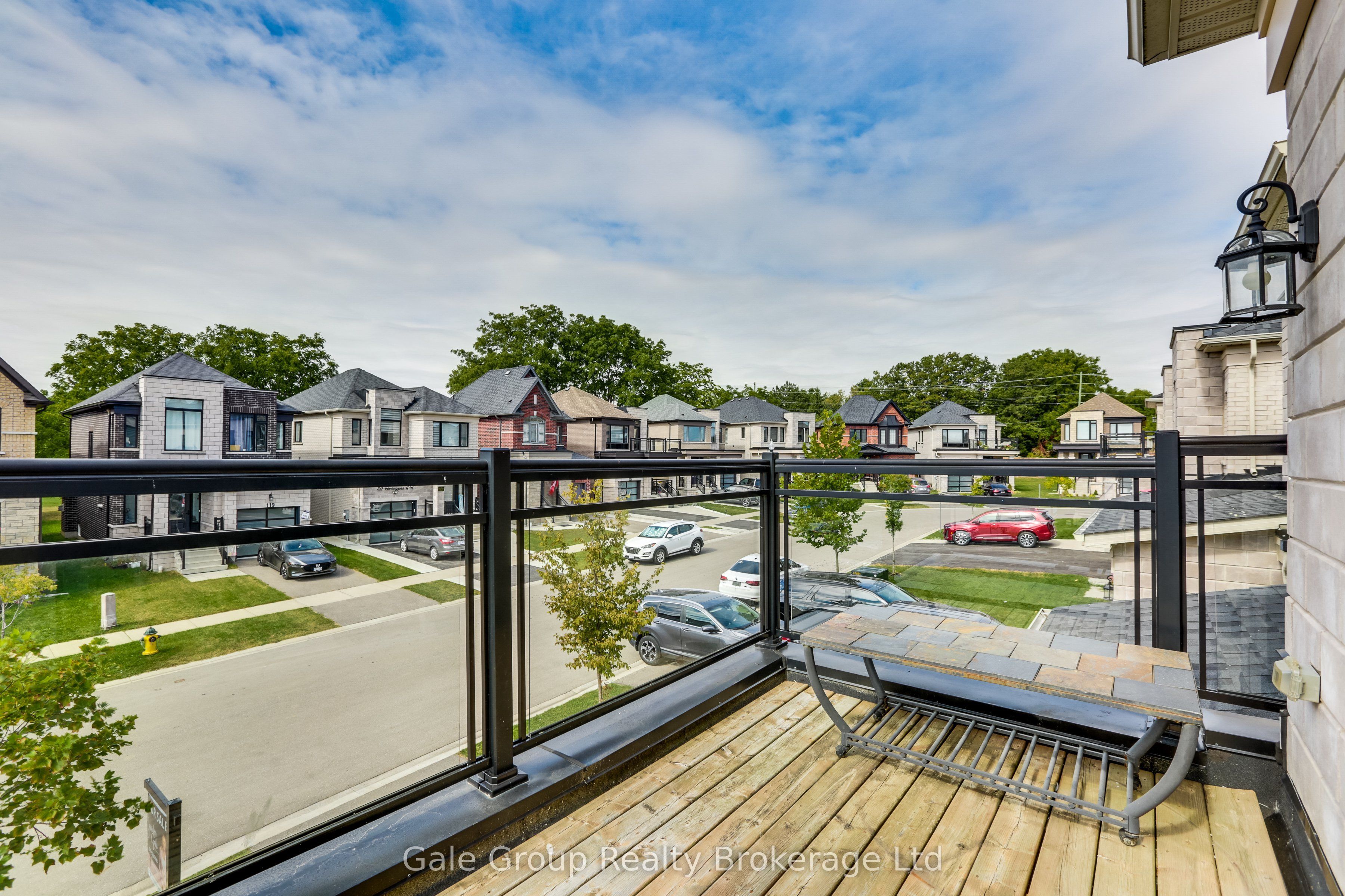 118 Huntingford Trail W Property Photo 33